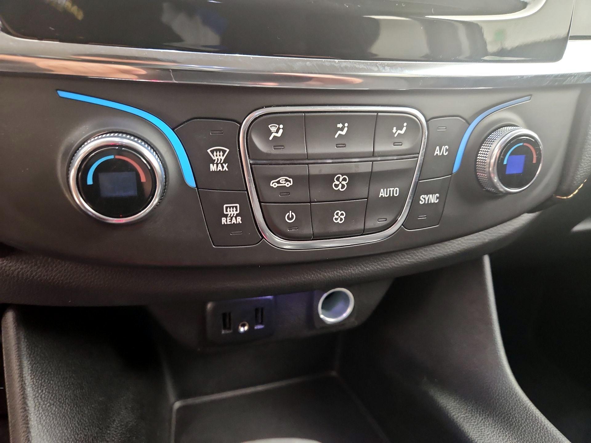 Thumbnail: 2021 Chevrolet Traverse - 16