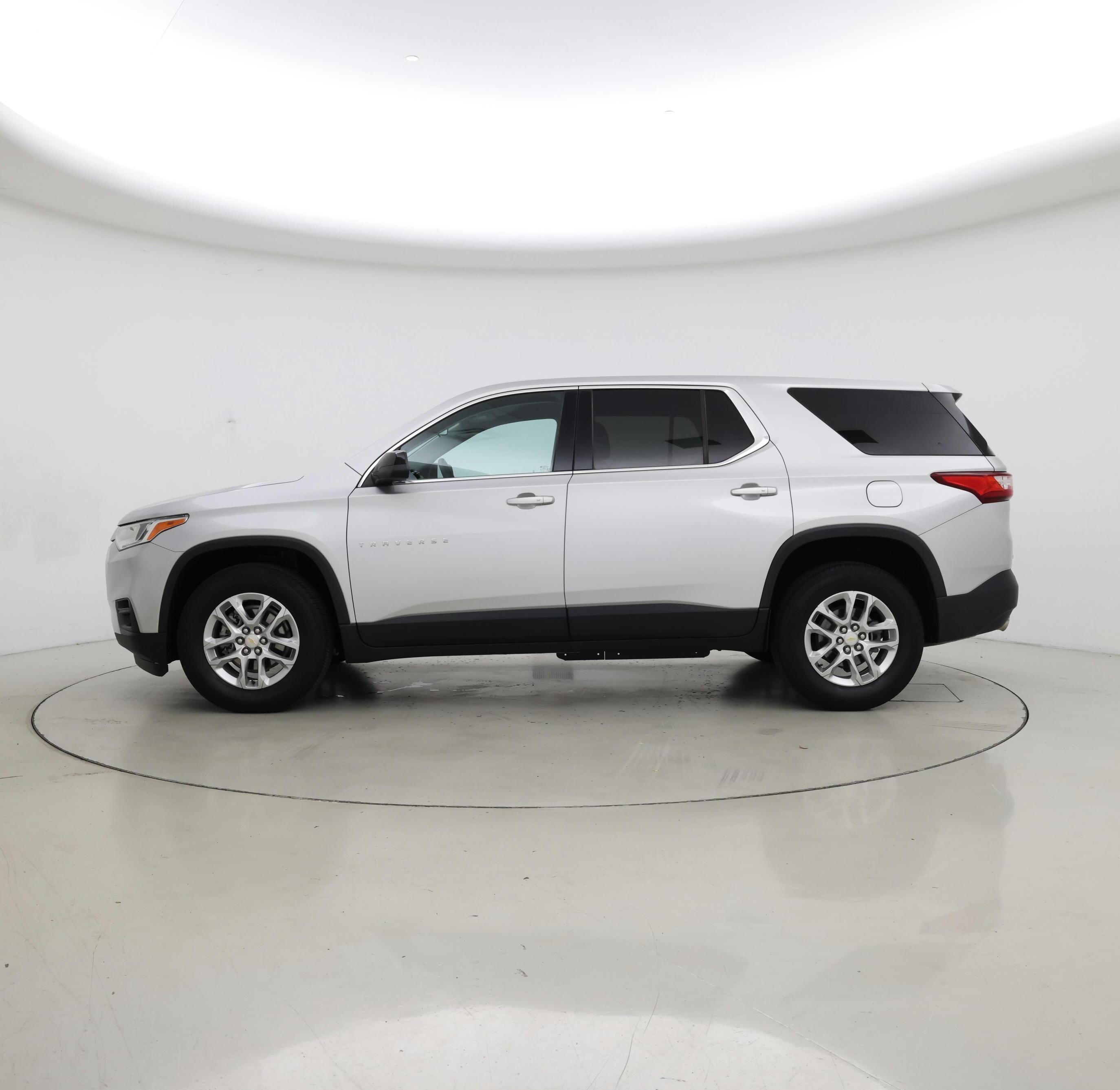 Thumbnail: 2021 Chevrolet Traverse - 3