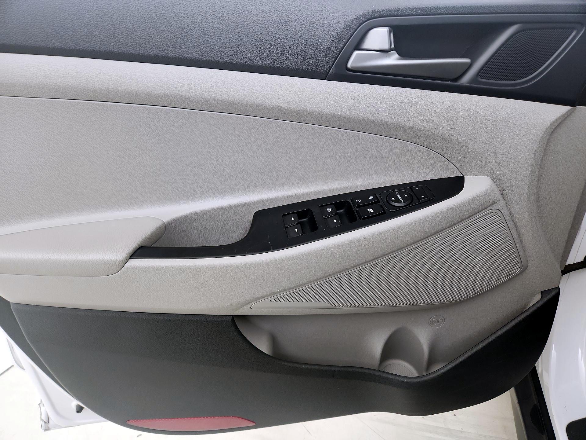 Thumbnail: 2018 Hyundai Tucson - 12