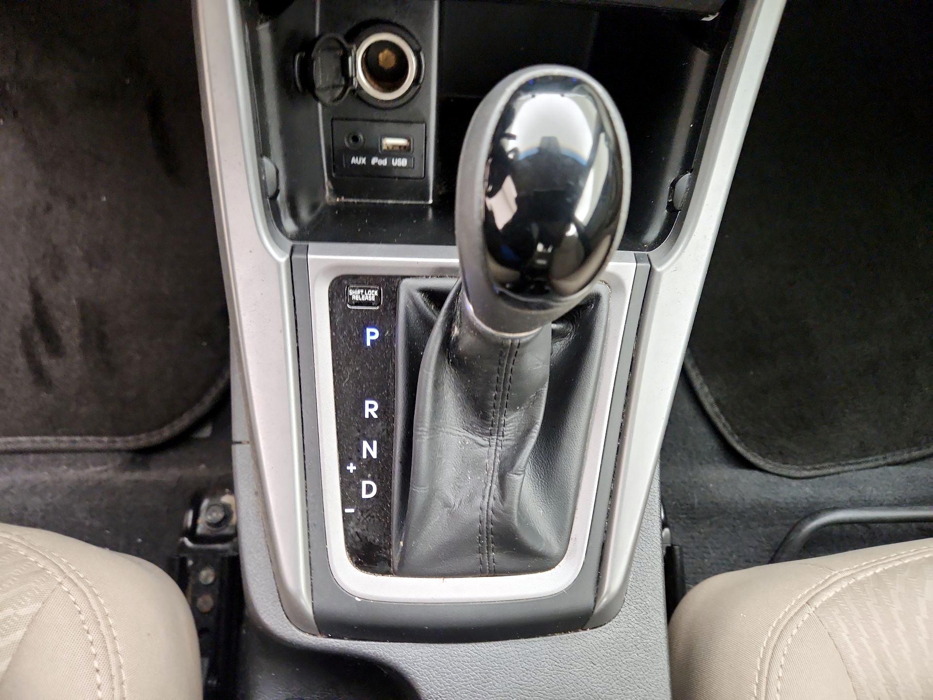 Thumbnail: 2014 Hyundai Elantra - 16