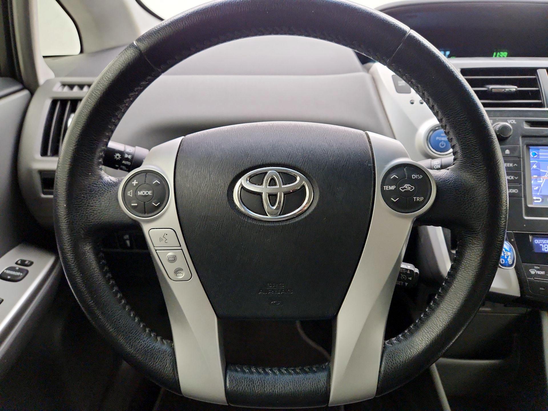 Thumbnail: 2014 Toyota Prius v - 10