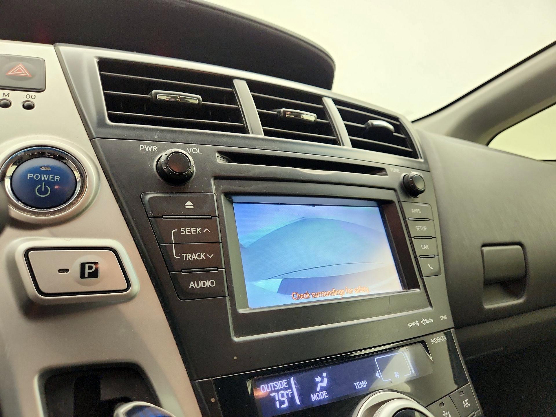 Thumbnail: 2014 Toyota Prius v - 15