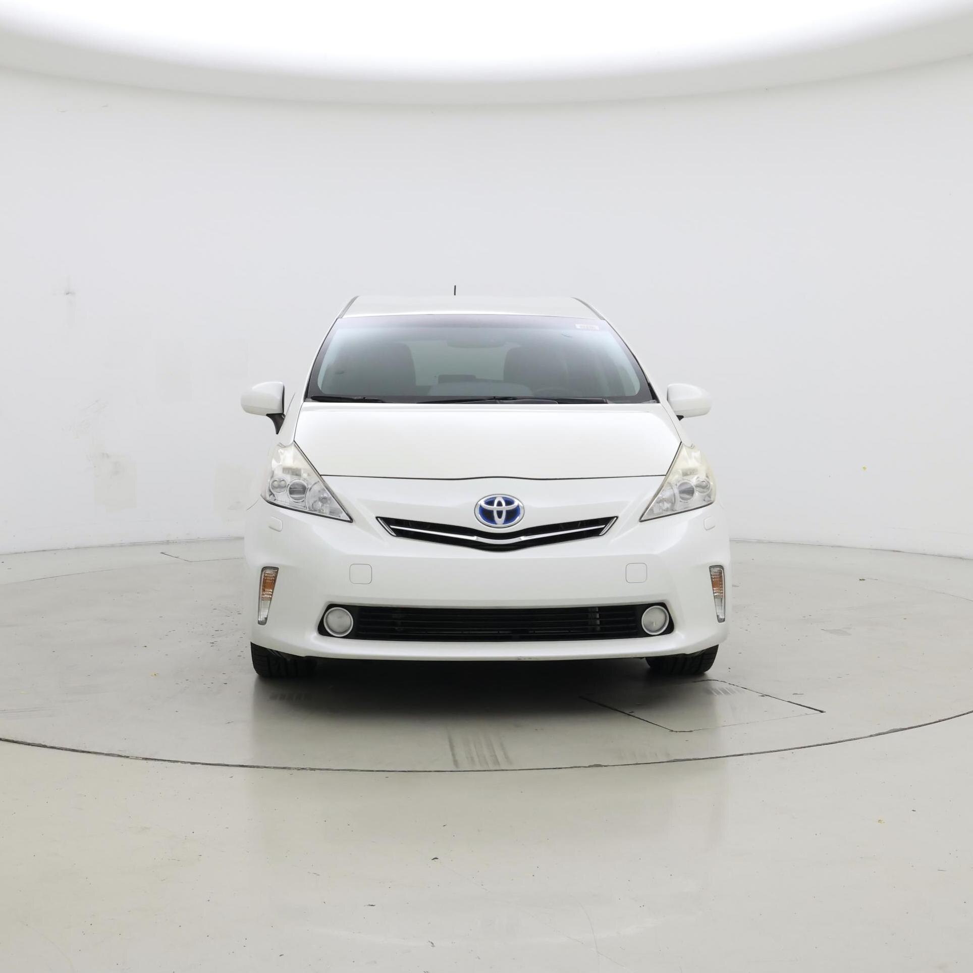 Thumbnail: 2014 Toyota Prius v - 5