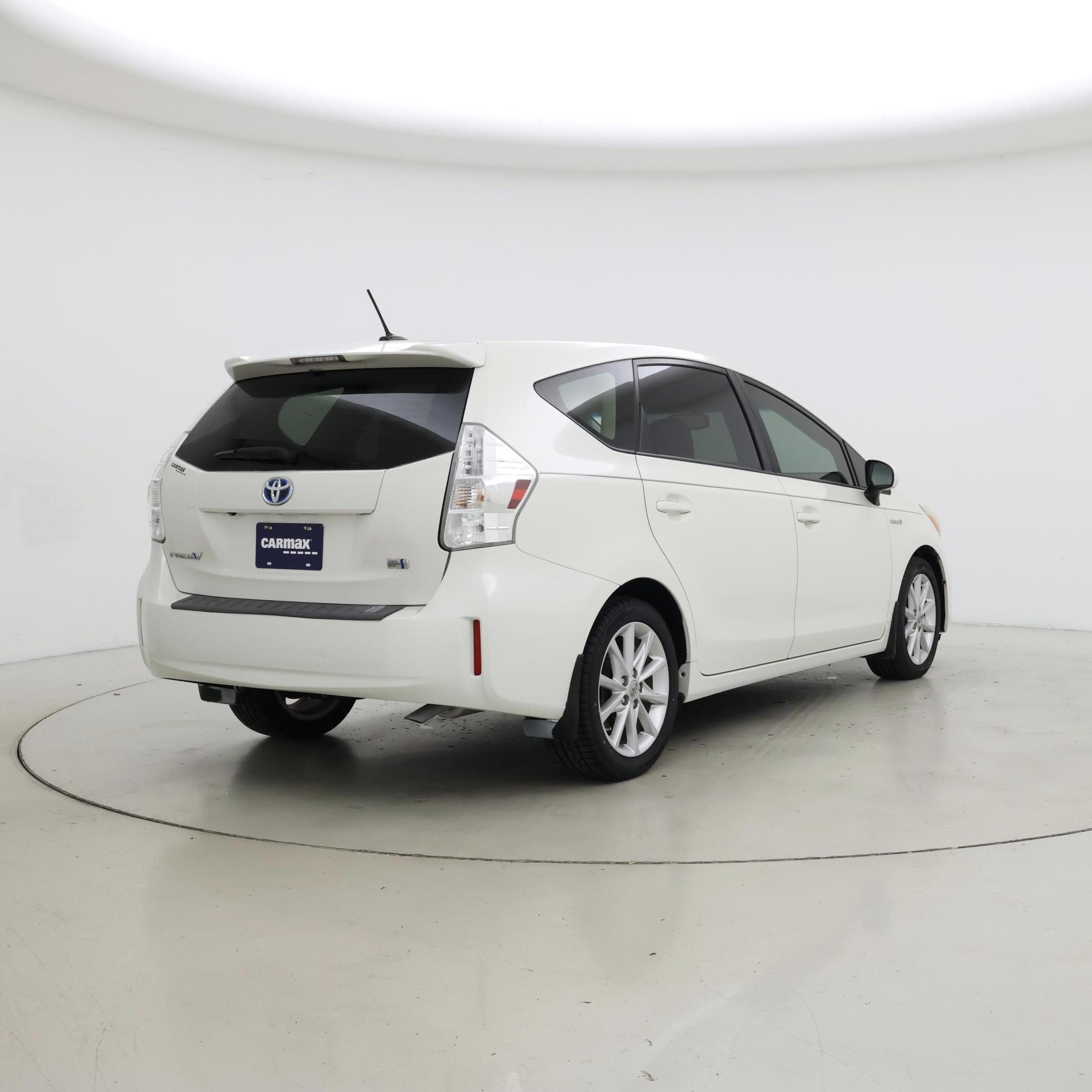 Thumbnail: 2014 Toyota Prius v - 8