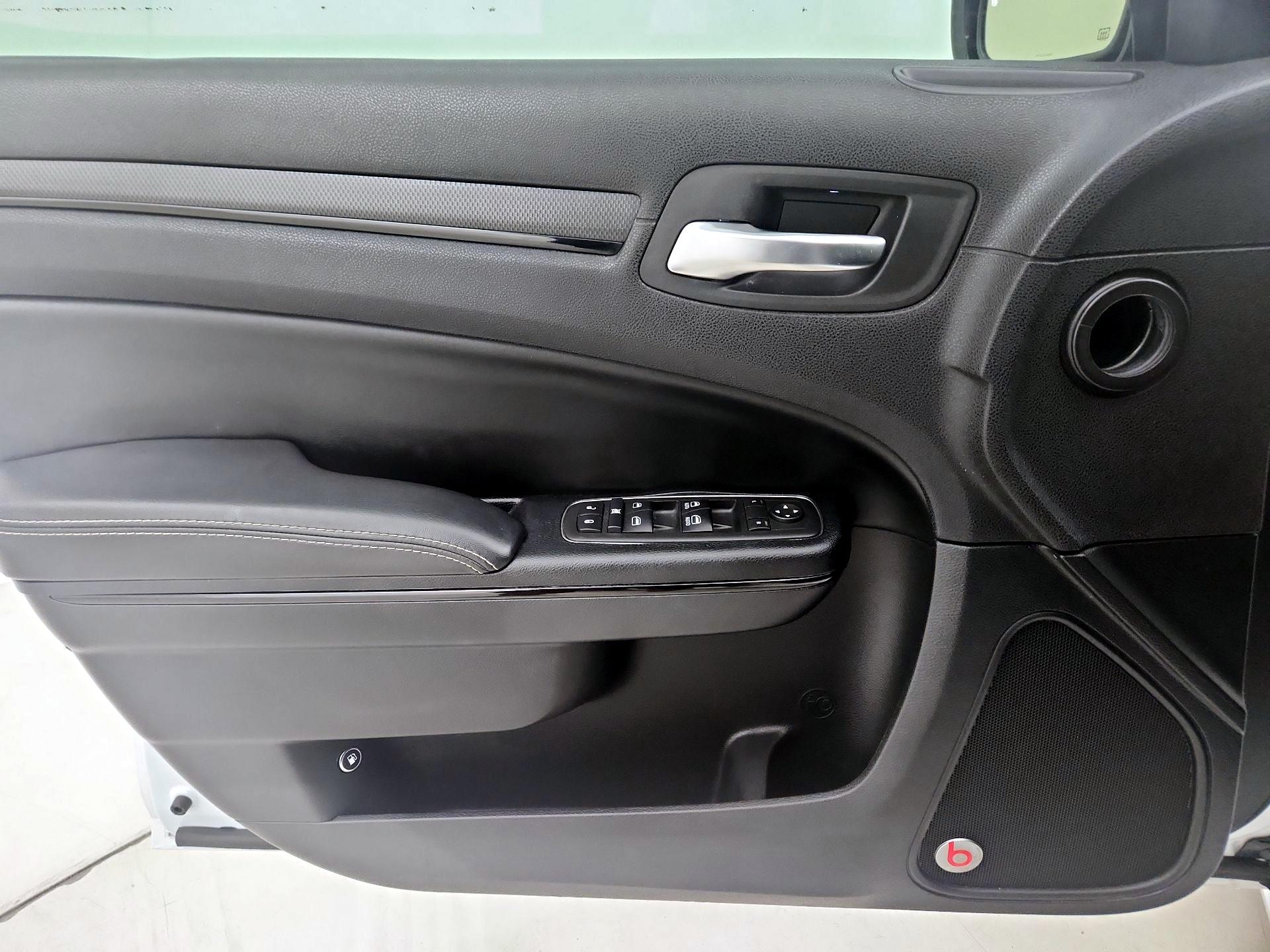 Thumbnail: 2015 Chrysler 300 - 12