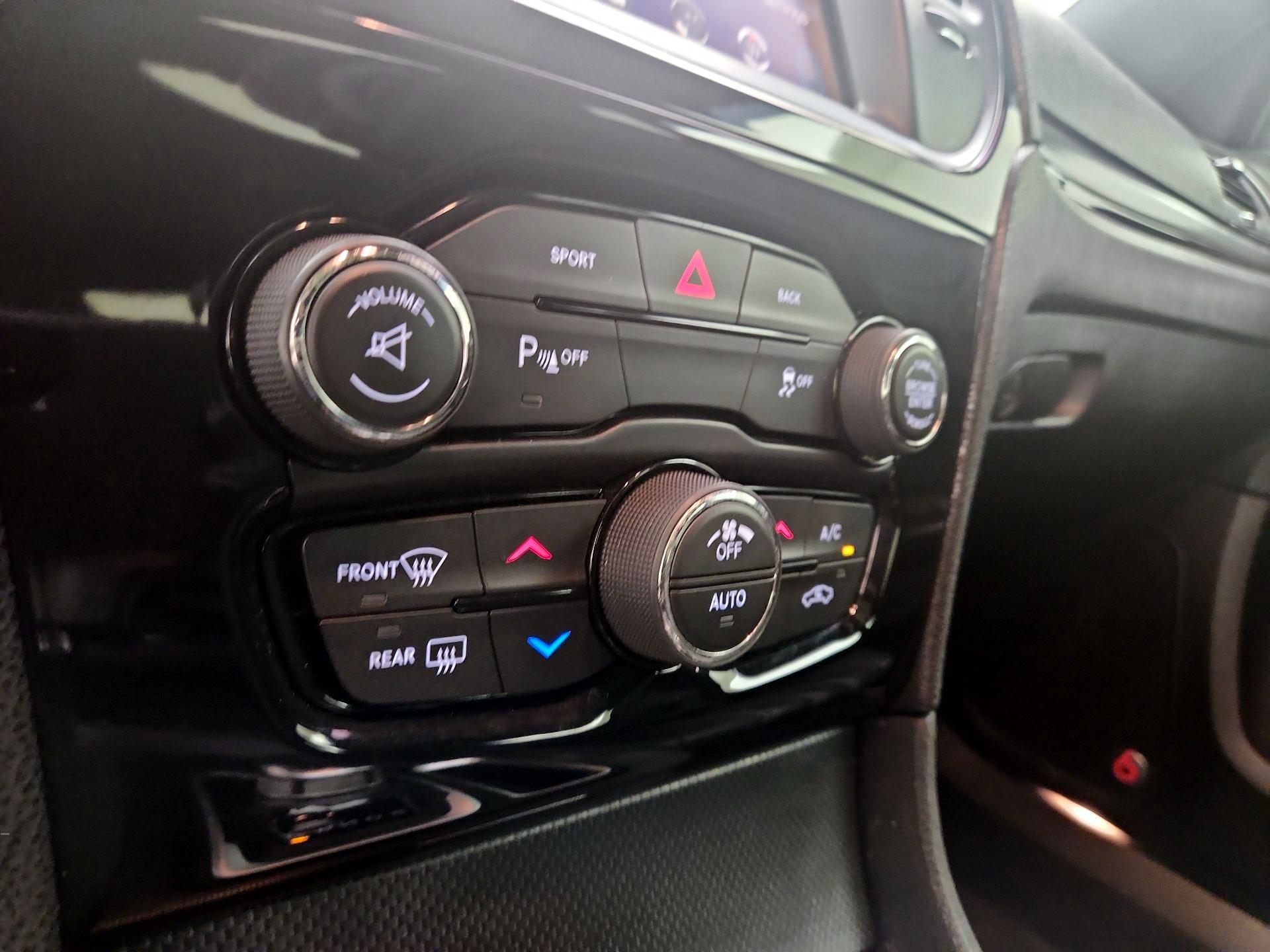 Thumbnail: 2015 Chrysler 300 - 17