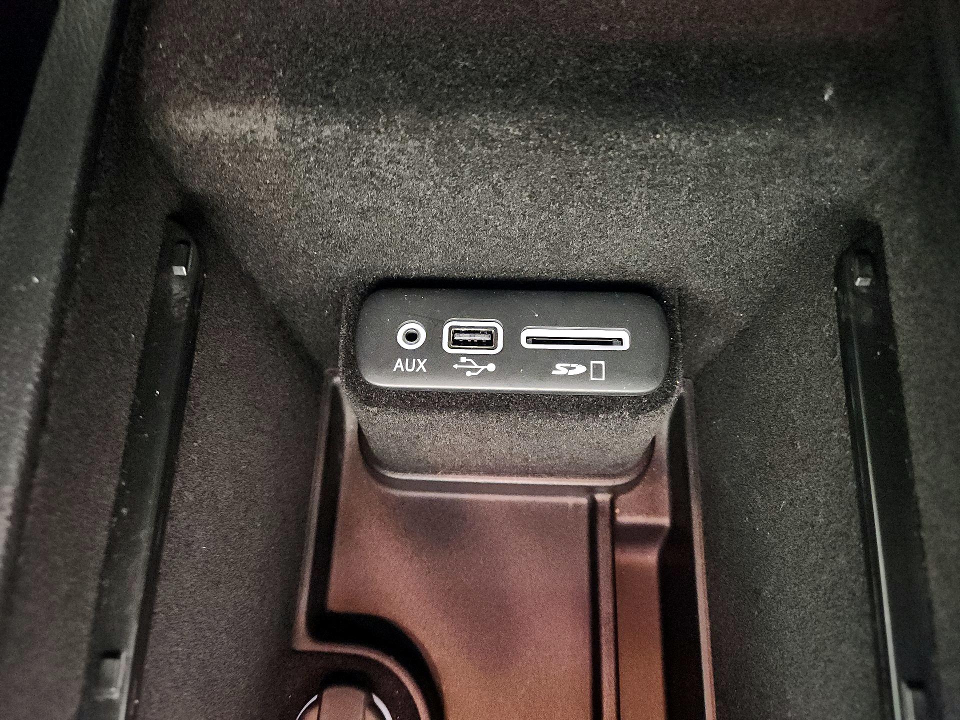 Thumbnail: 2015 Chrysler 300 - 19