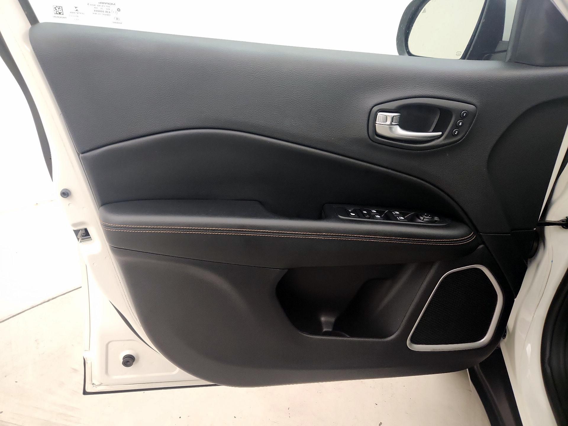 Thumbnail: 2021 Jeep Compass - 12
