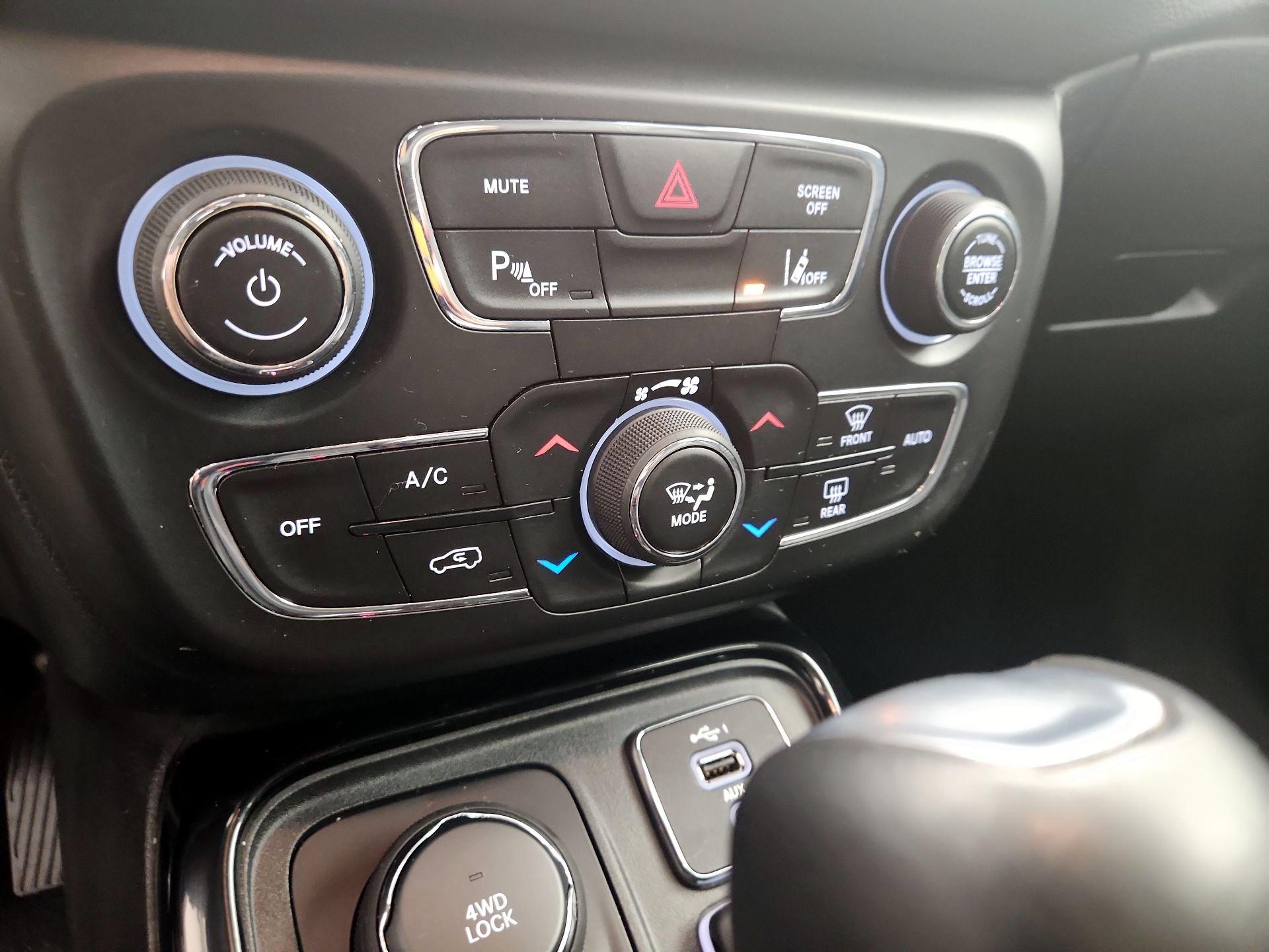 Thumbnail: 2021 Jeep Compass - 17