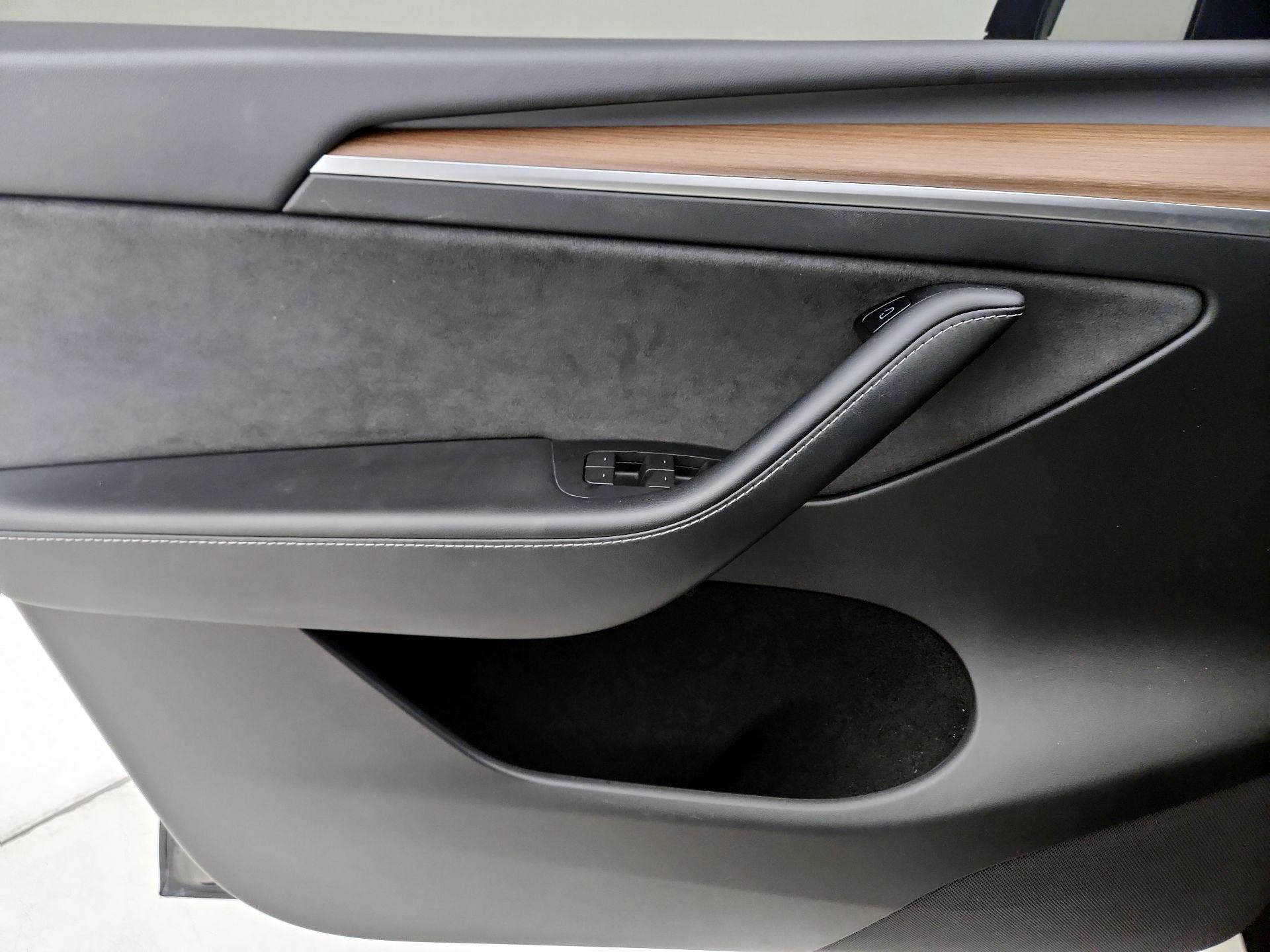 Thumbnail: 2023 Tesla Model Y - 12