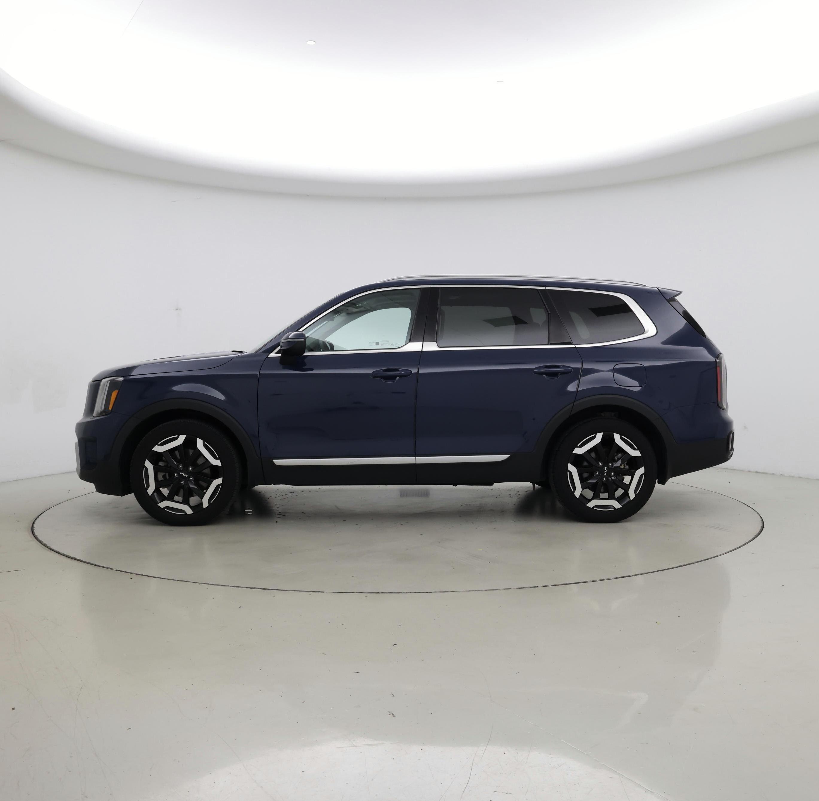 Thumbnail: 2023 Kia Telluride - 3