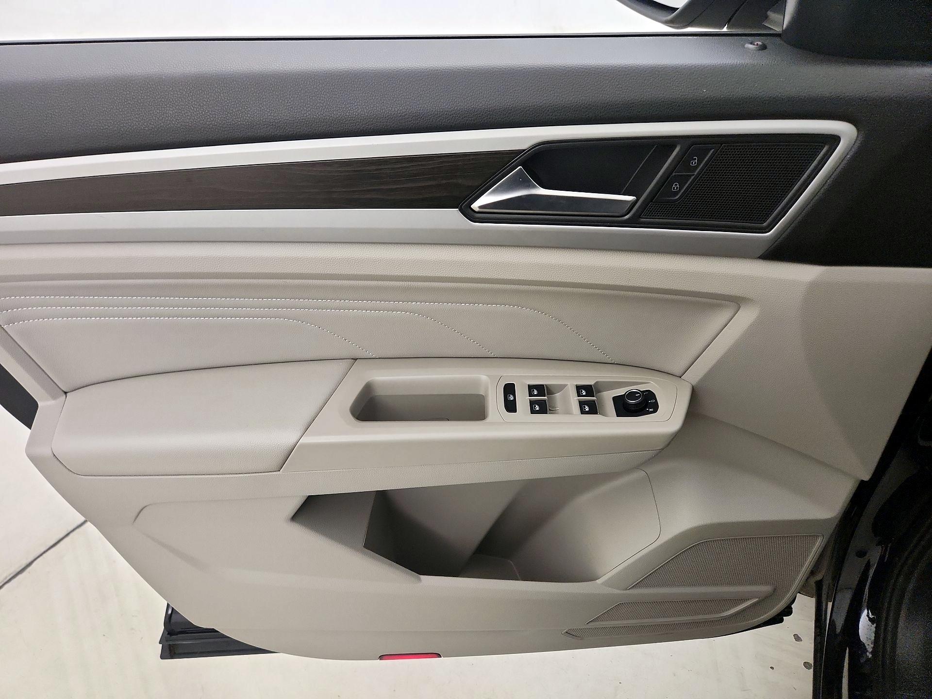 Thumbnail: 2022 Volkswagen Atlas - 12