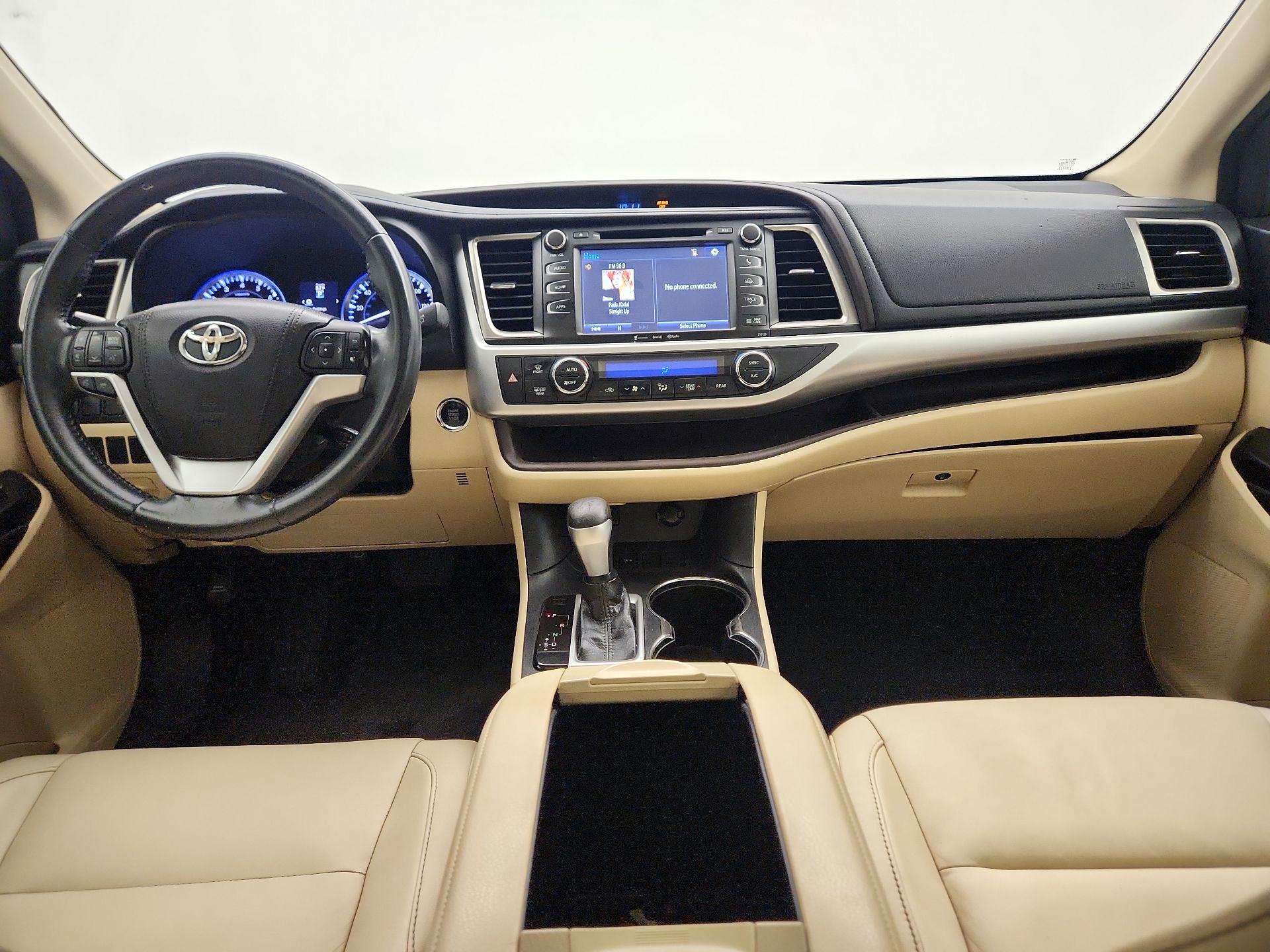 Thumbnail: 2016 Toyota Highlander - 9