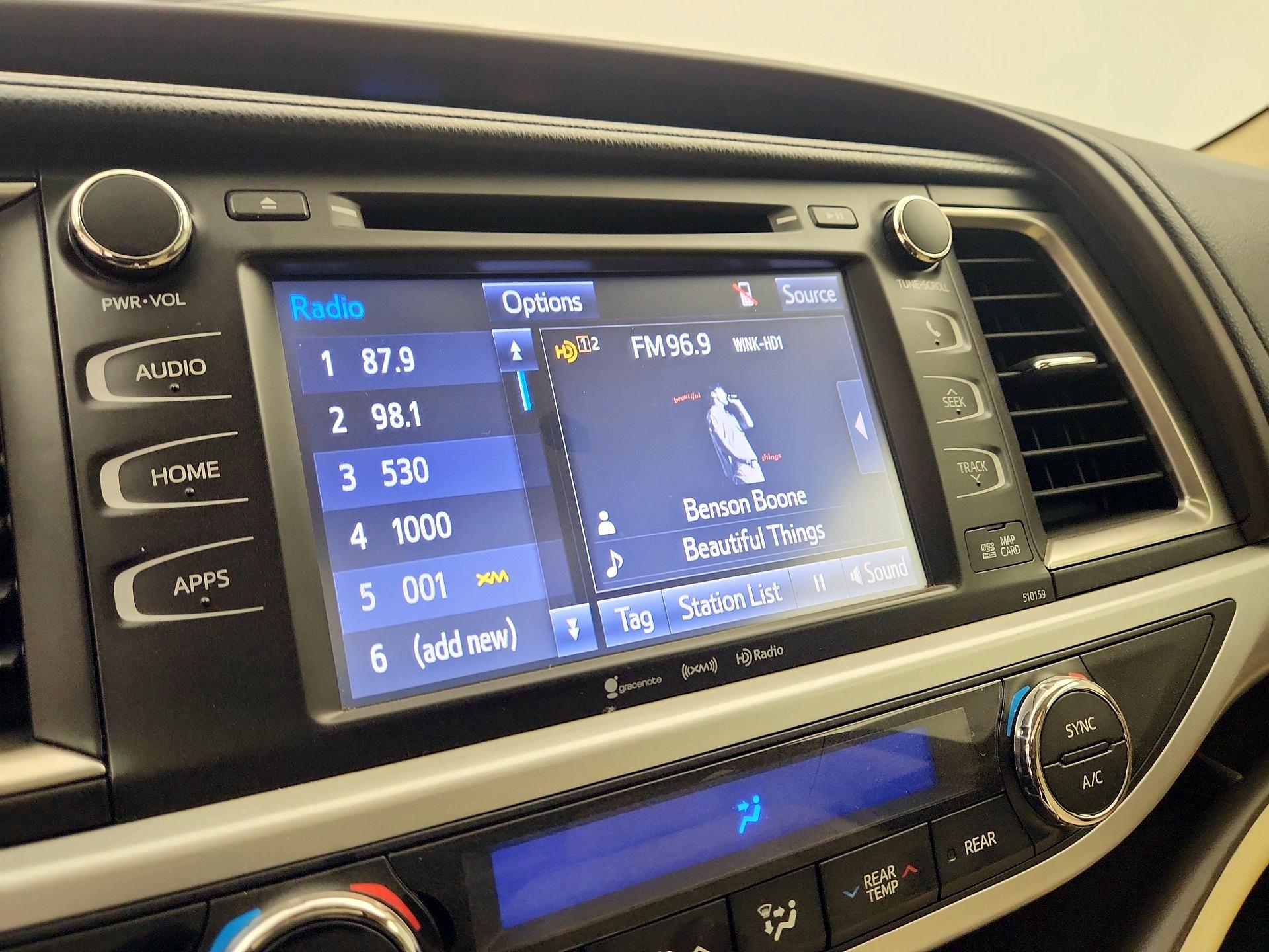 Thumbnail: 2016 Toyota Highlander - 16