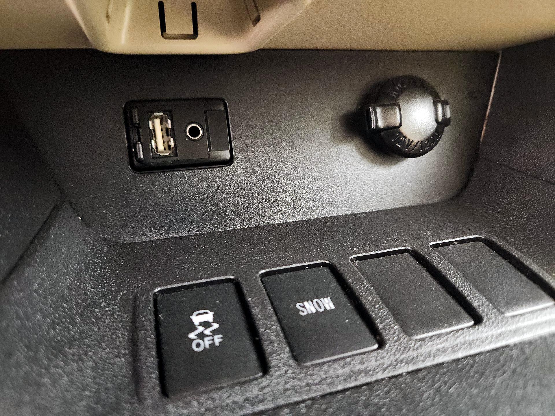Thumbnail: 2016 Toyota Highlander - 19