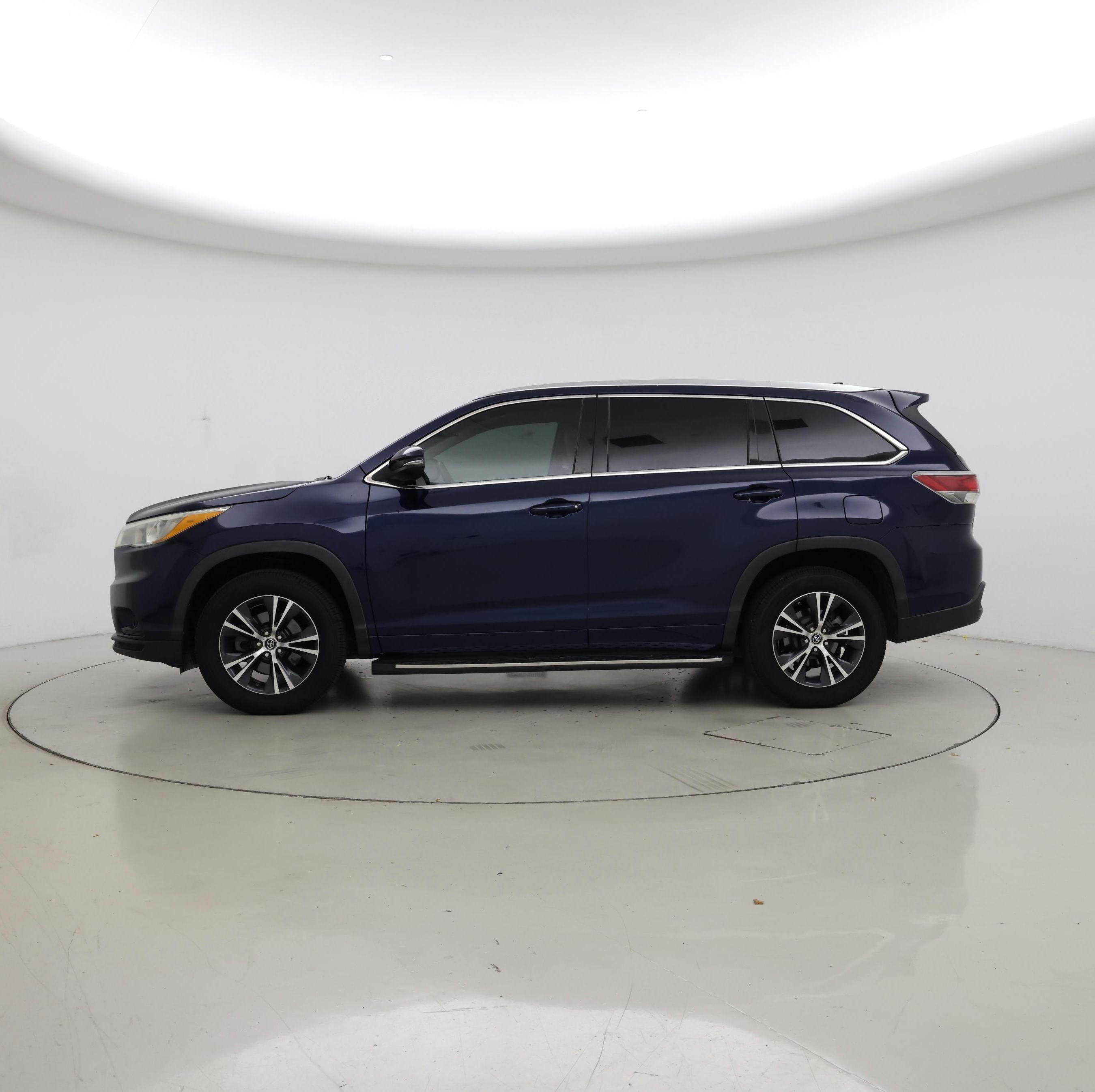 Thumbnail: 2016 Toyota Highlander - 3