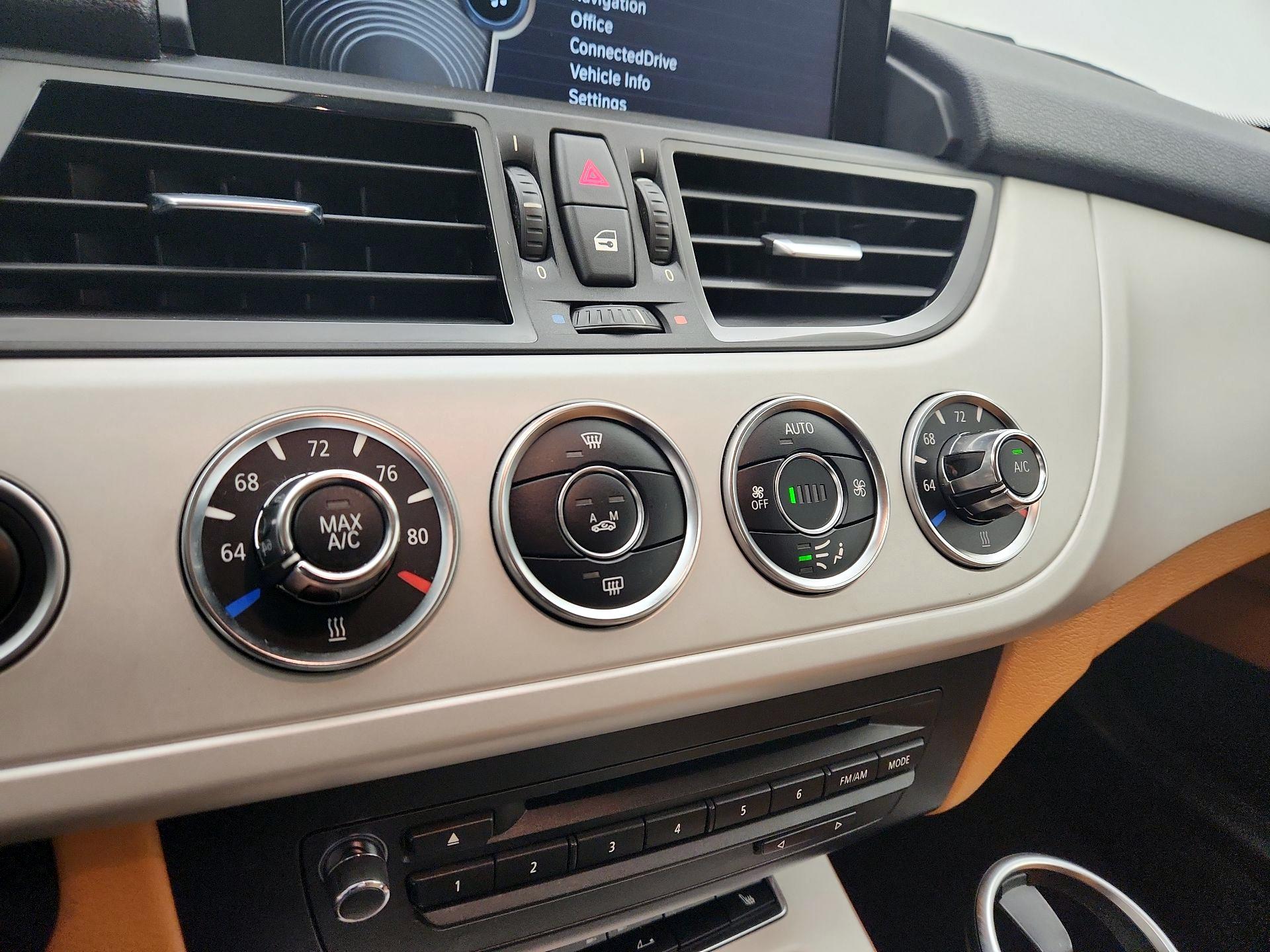 Thumbnail: 2015 BMW Z4 - 16