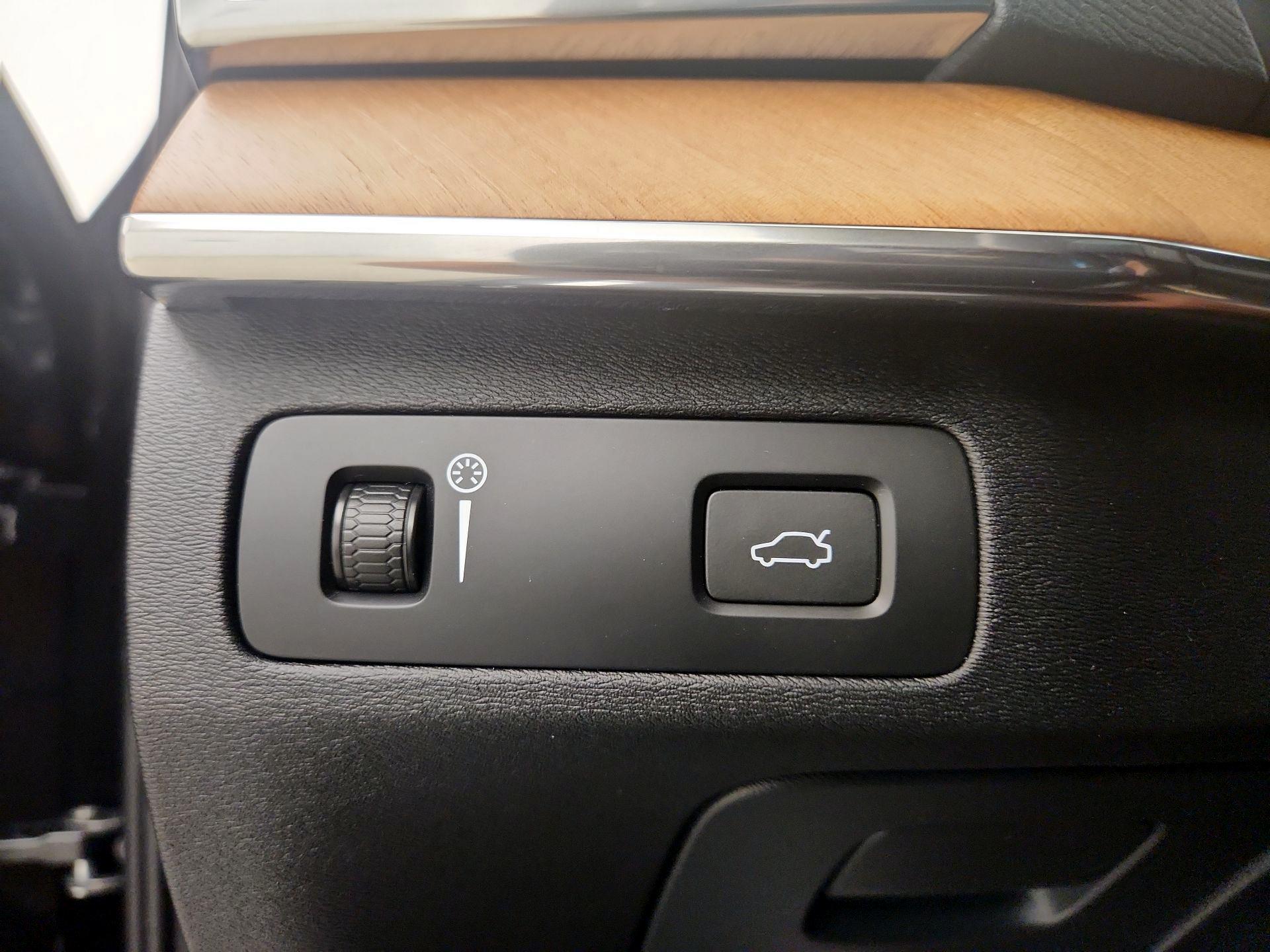 Thumbnail: 2021 Volvo XC90 - 13