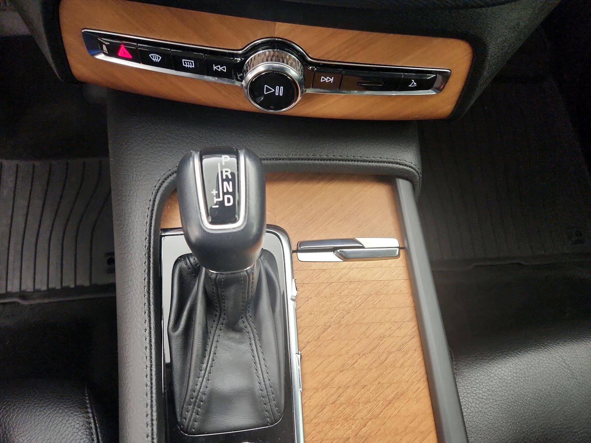 Thumbnail: 2021 Volvo XC90 - 18