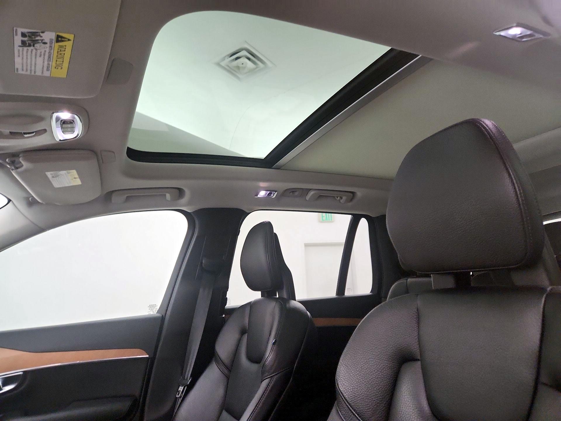 Thumbnail: 2021 Volvo XC90 - 20