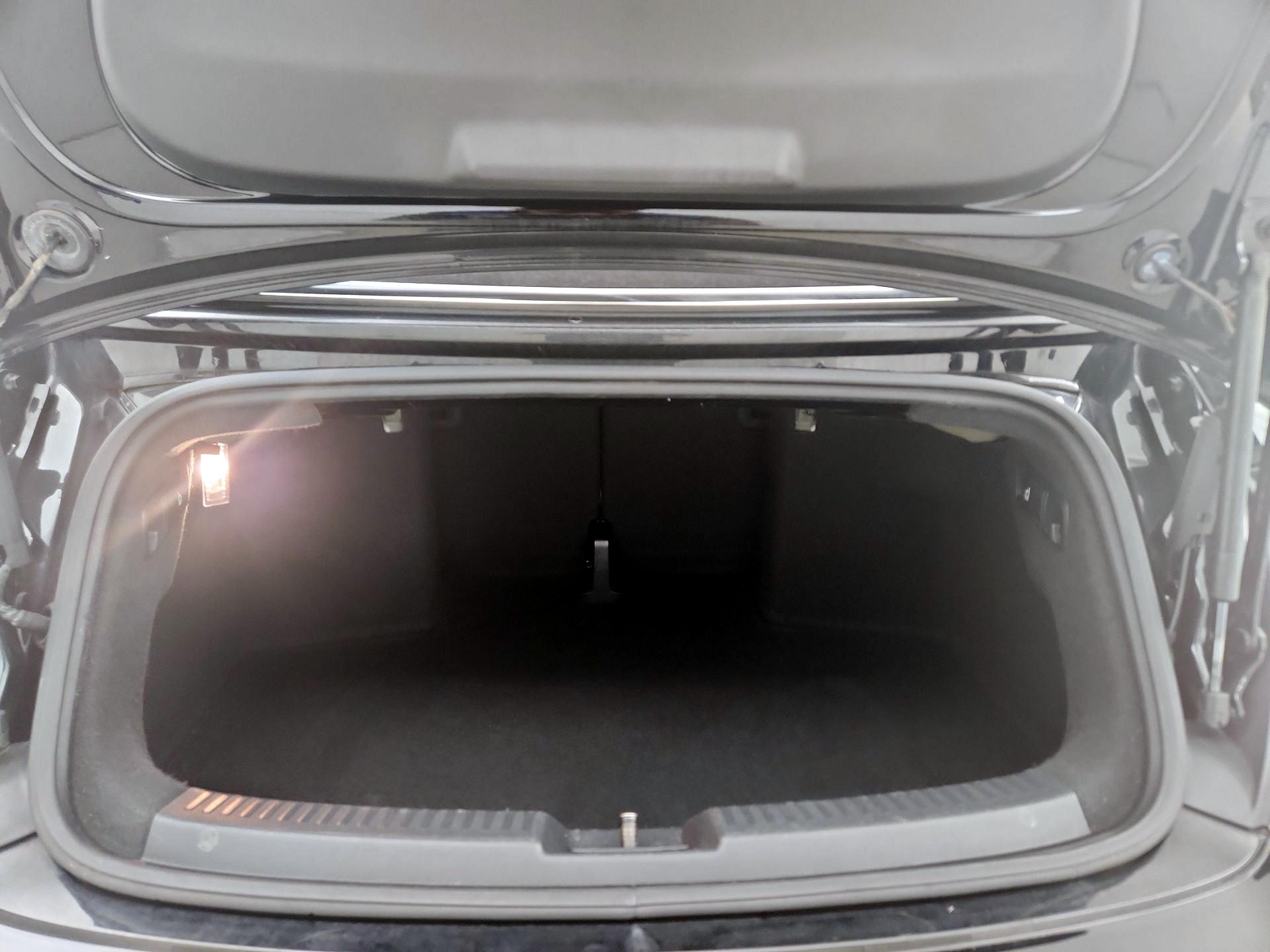 Thumbnail: 2014 Volkswagen Beetle - 19