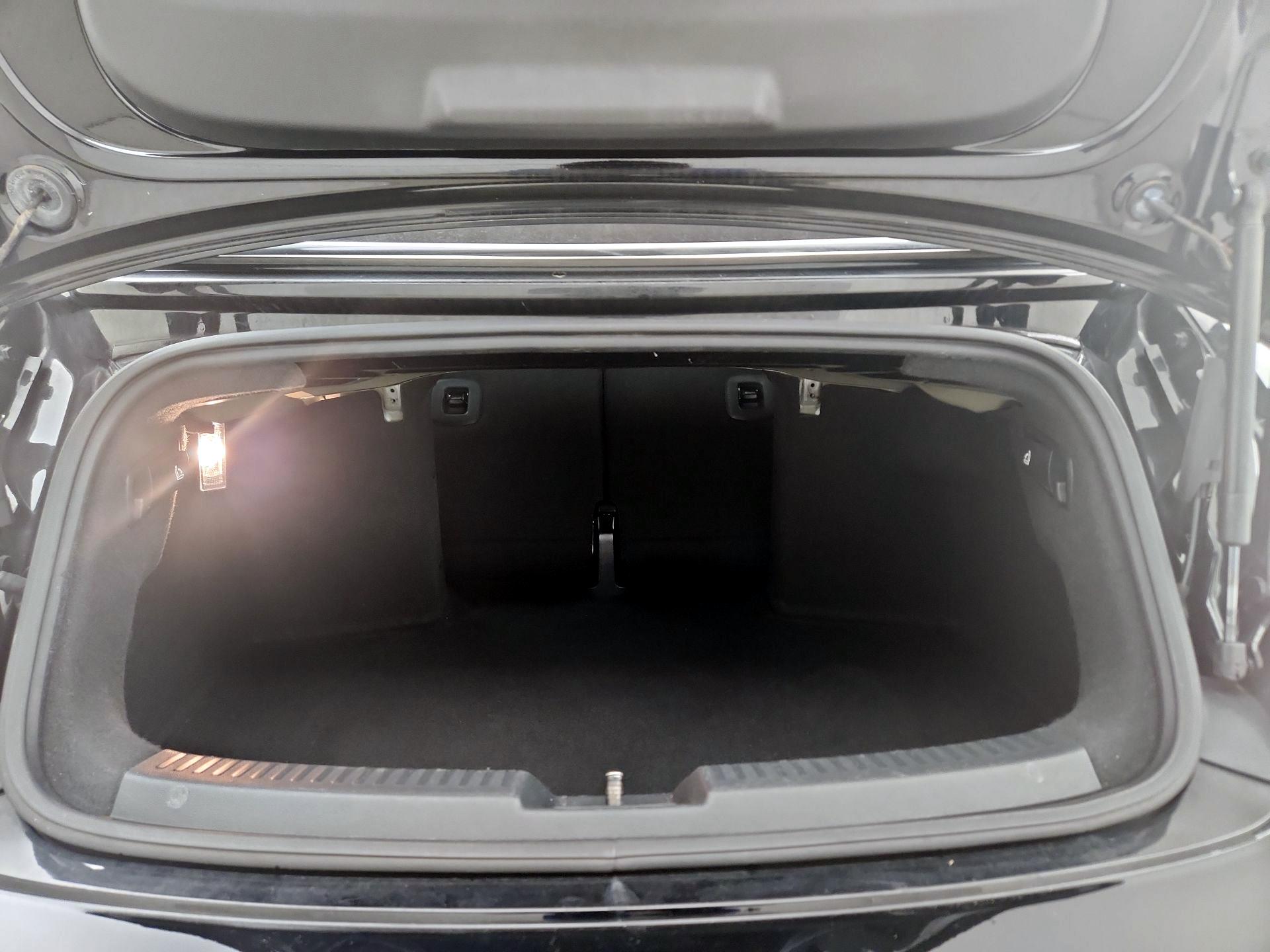 Thumbnail: 2014 Volkswagen Beetle - 20