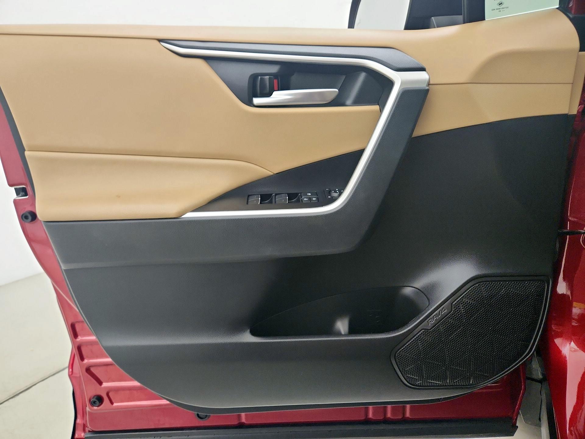 Thumbnail: 2023 Toyota RAV4 - 12