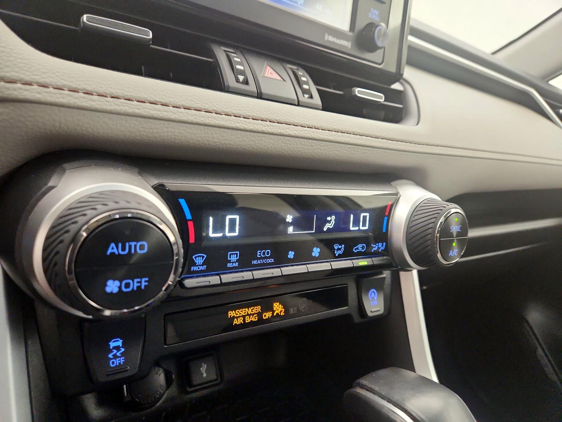 Thumbnail: 2022 Toyota RAV4 - 17