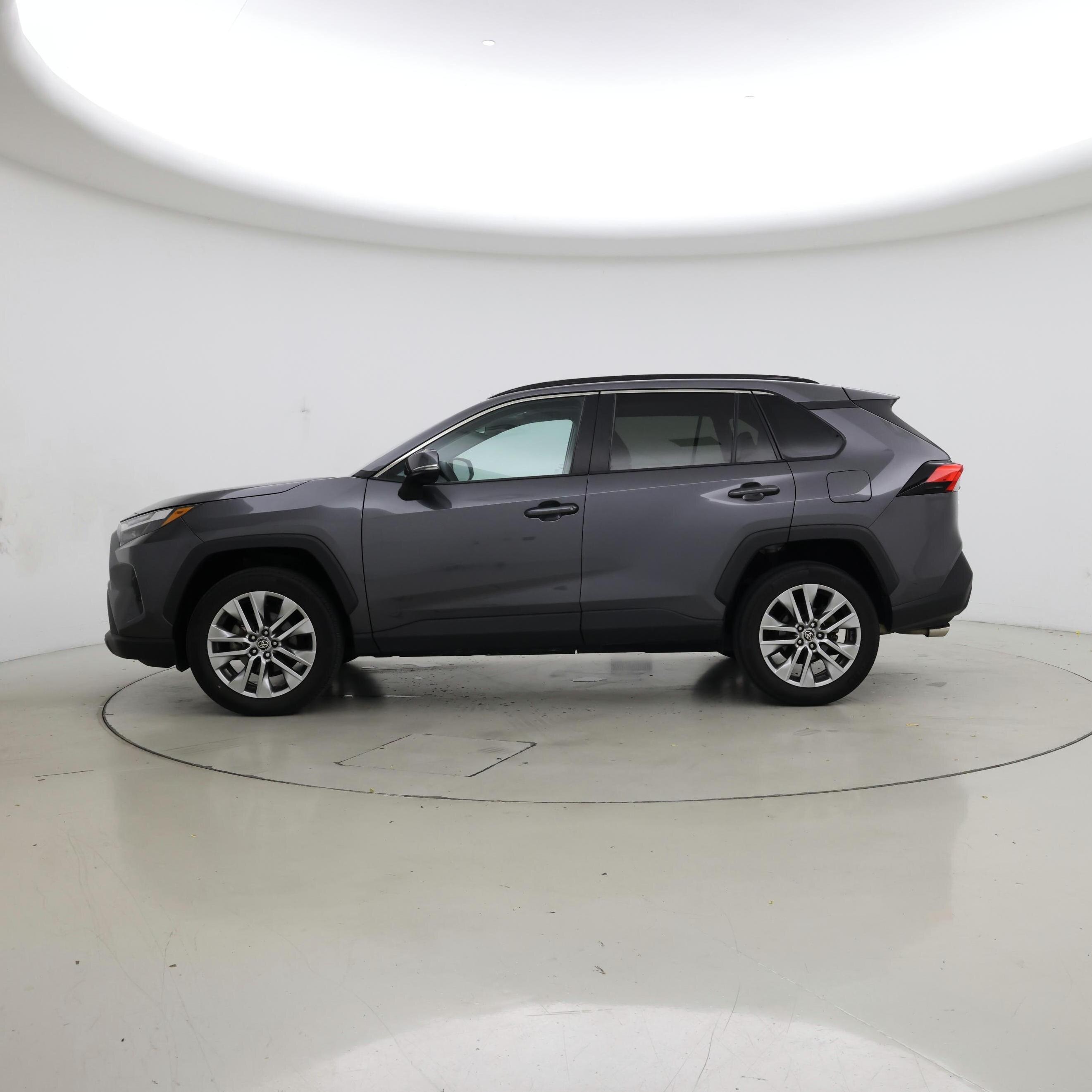 Thumbnail: 2022 Toyota RAV4 - 3