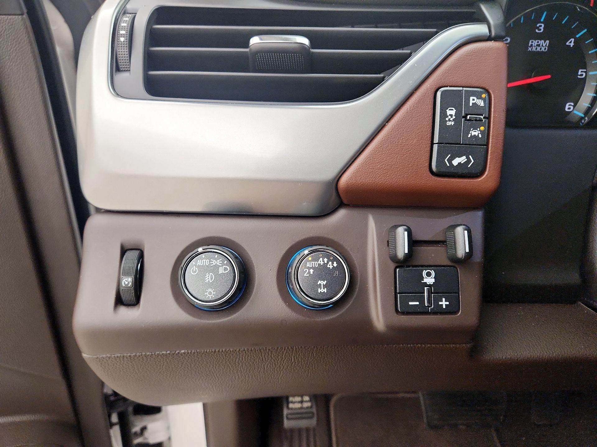 Thumbnail: 2019 Chevrolet Tahoe - 13