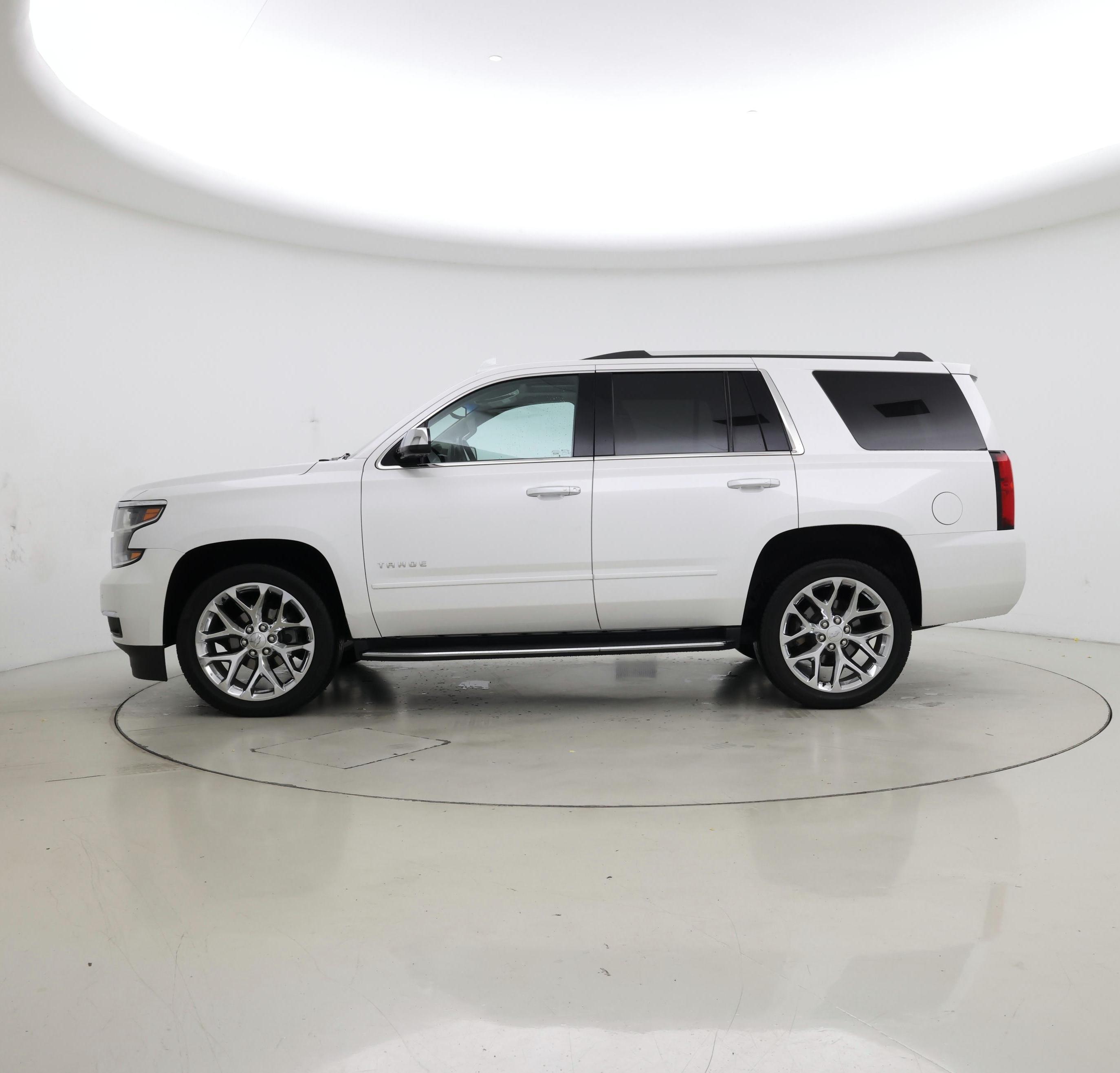Thumbnail: 2019 Chevrolet Tahoe - 3