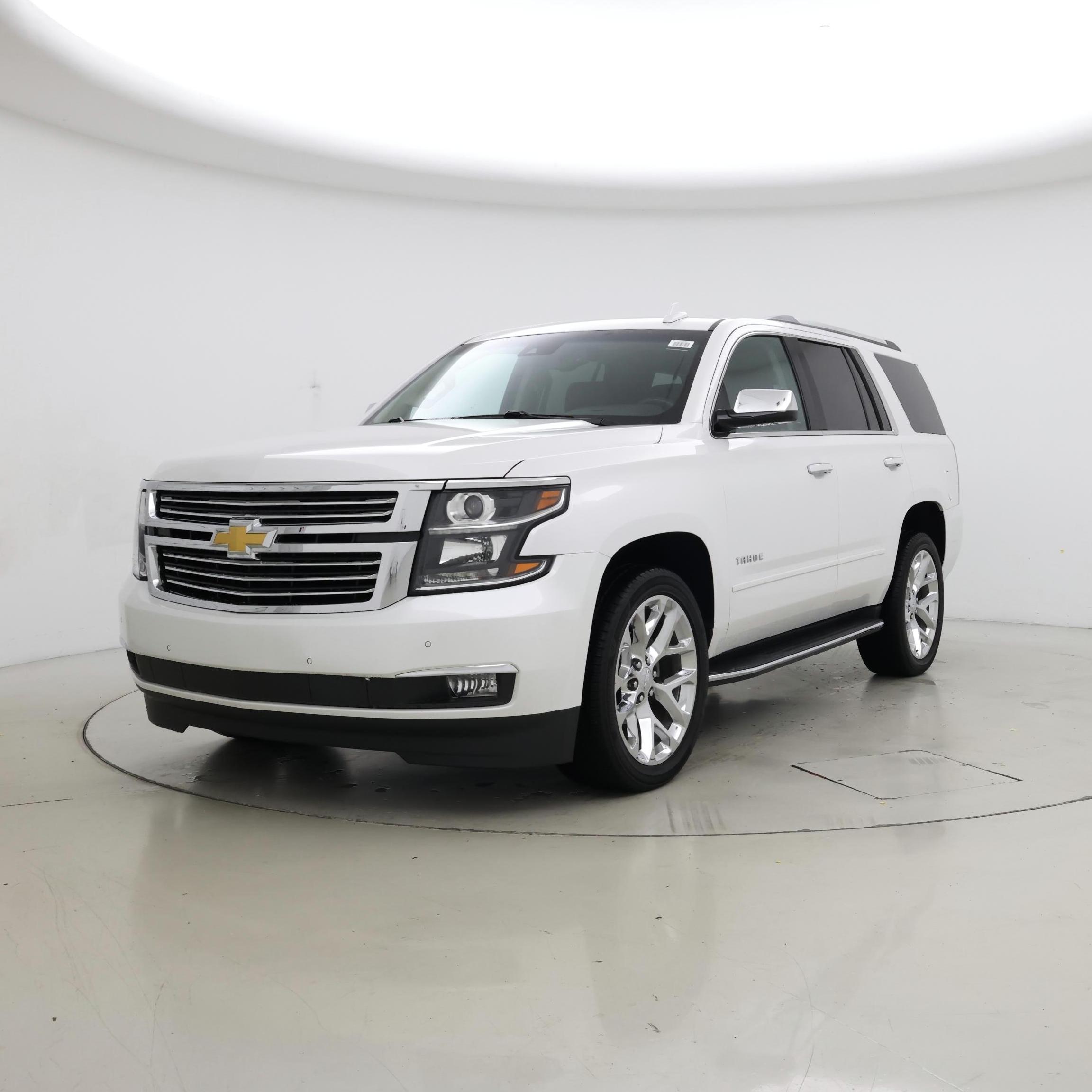Thumbnail: 2019 Chevrolet Tahoe - 4