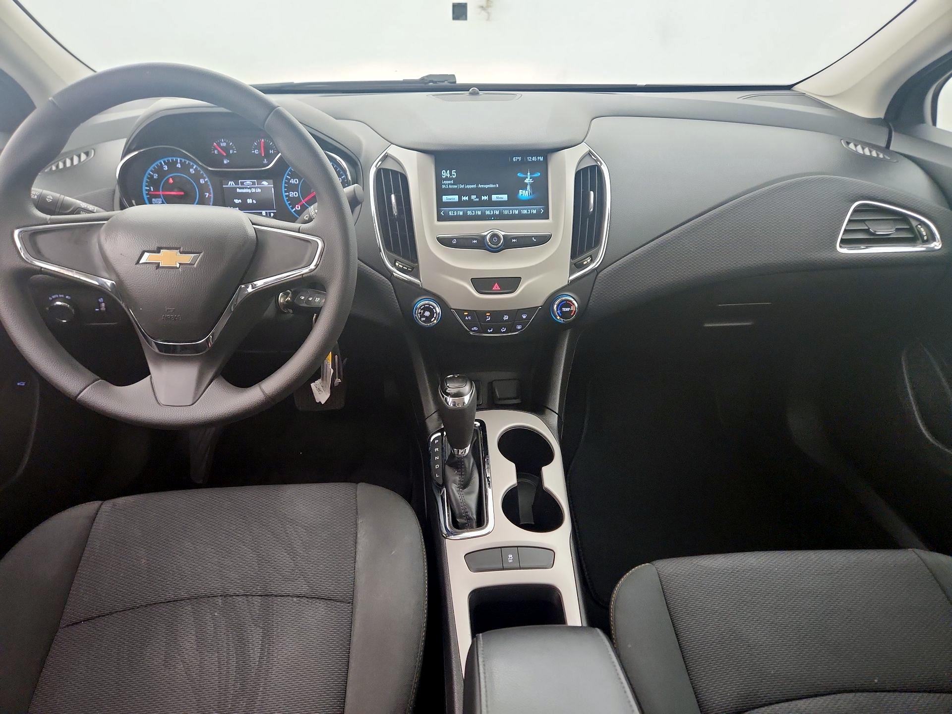 Thumbnail: 2018 Chevrolet Cruze - 9