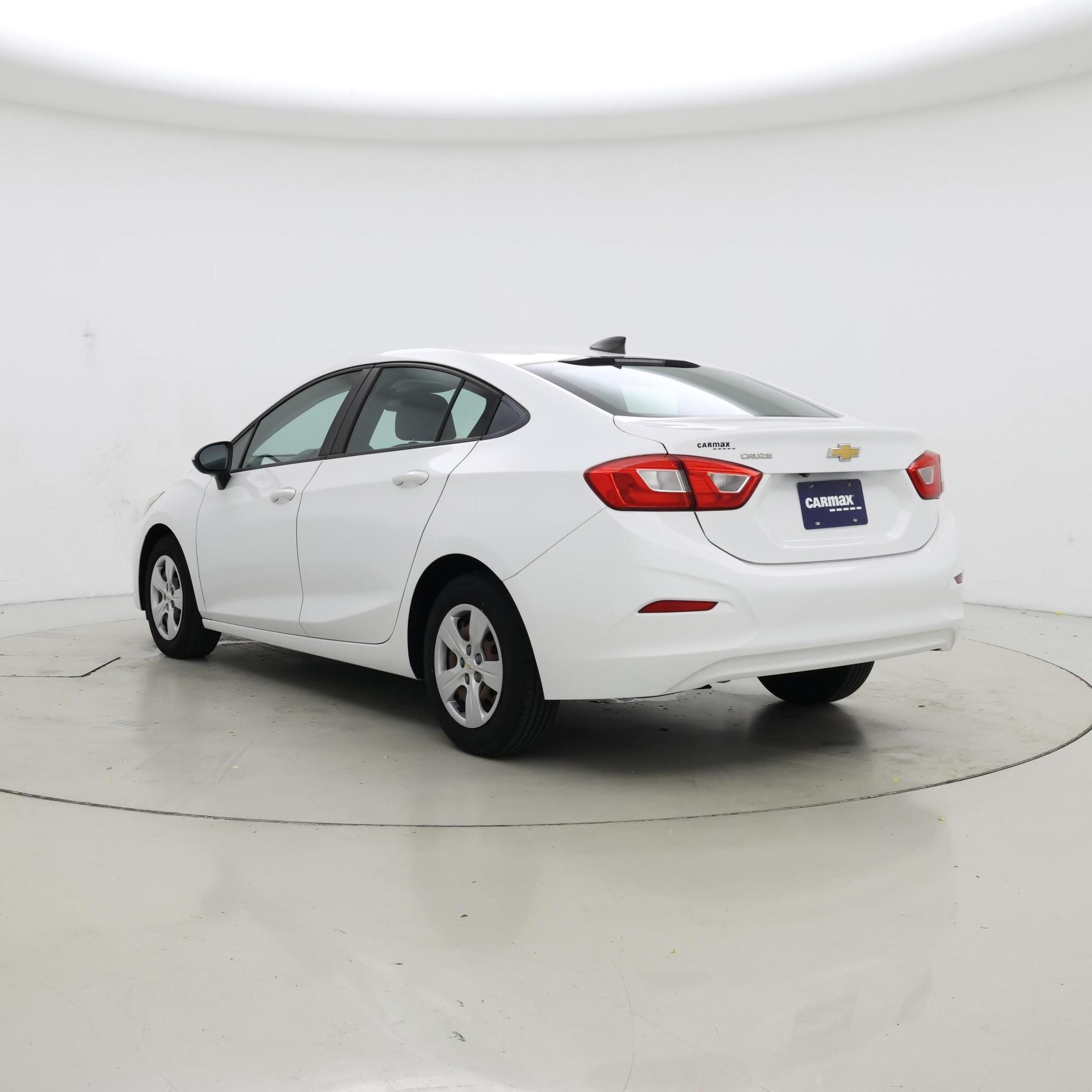 Thumbnail: 2018 Chevrolet Cruze - 2
