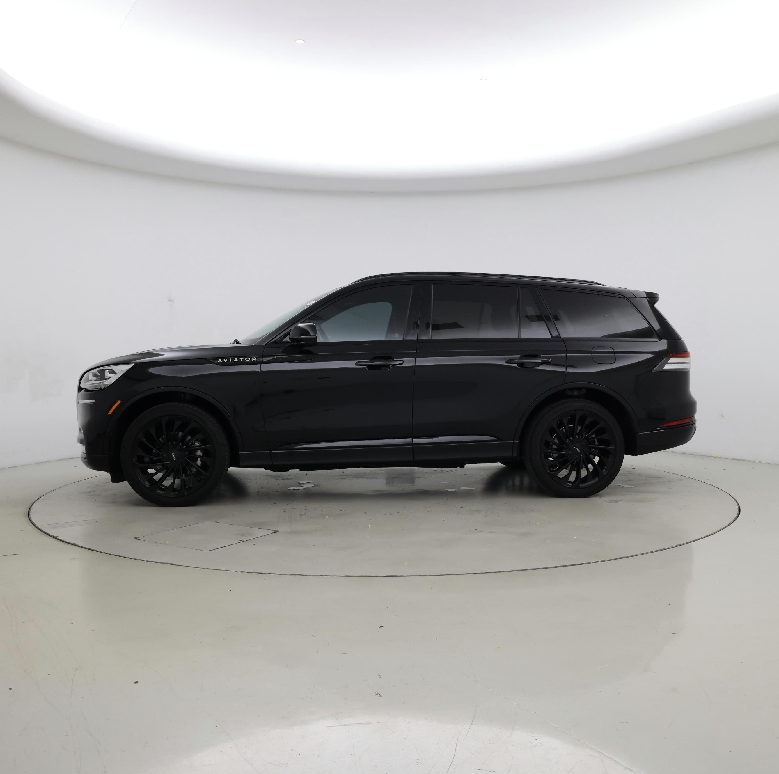 Thumbnail: 2023 Lincoln Aviator - 3