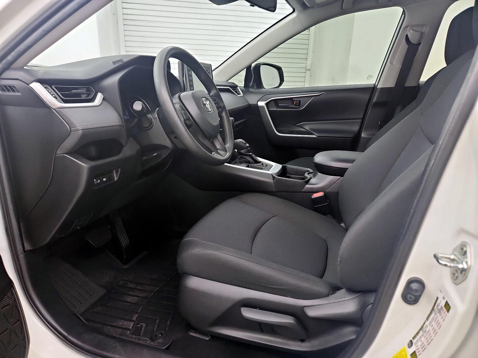 Thumbnail: 2021 Toyota RAV4 - 11