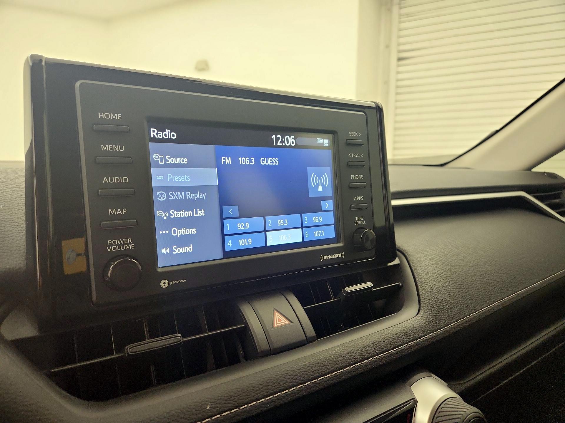 Thumbnail: 2021 Toyota RAV4 - 15