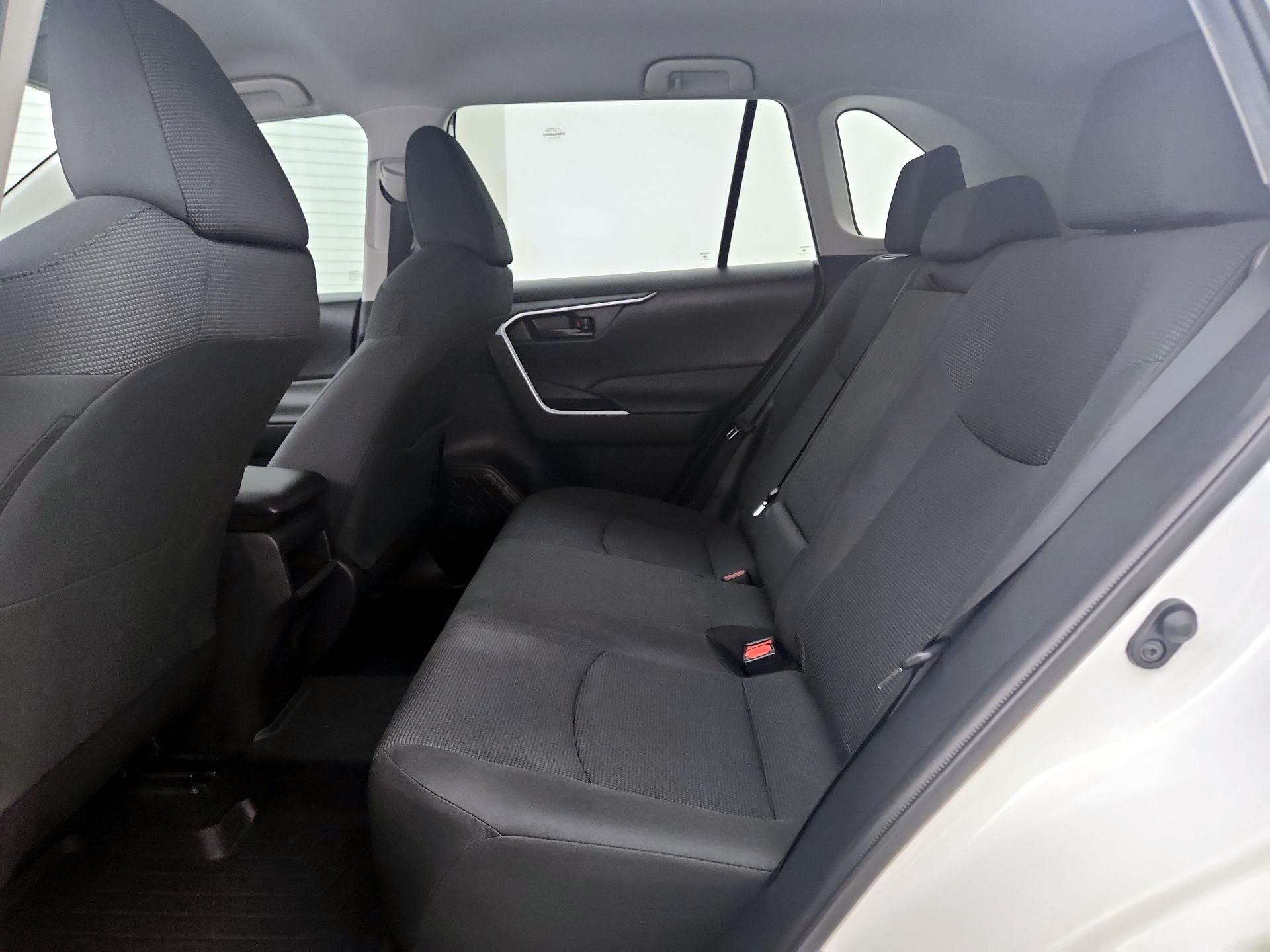 Thumbnail: 2021 Toyota RAV4 - 19