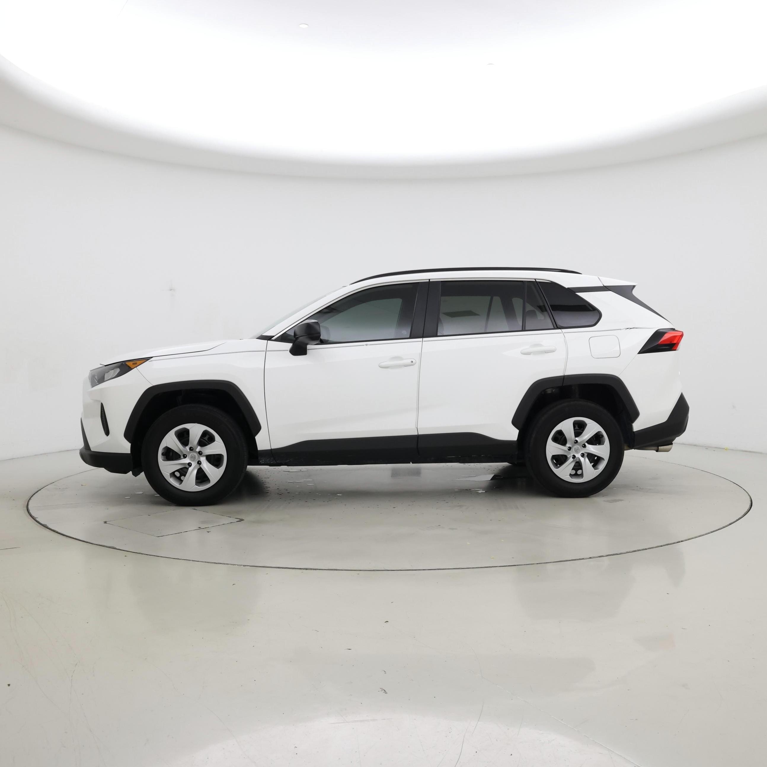 Thumbnail: 2021 Toyota RAV4 - 3