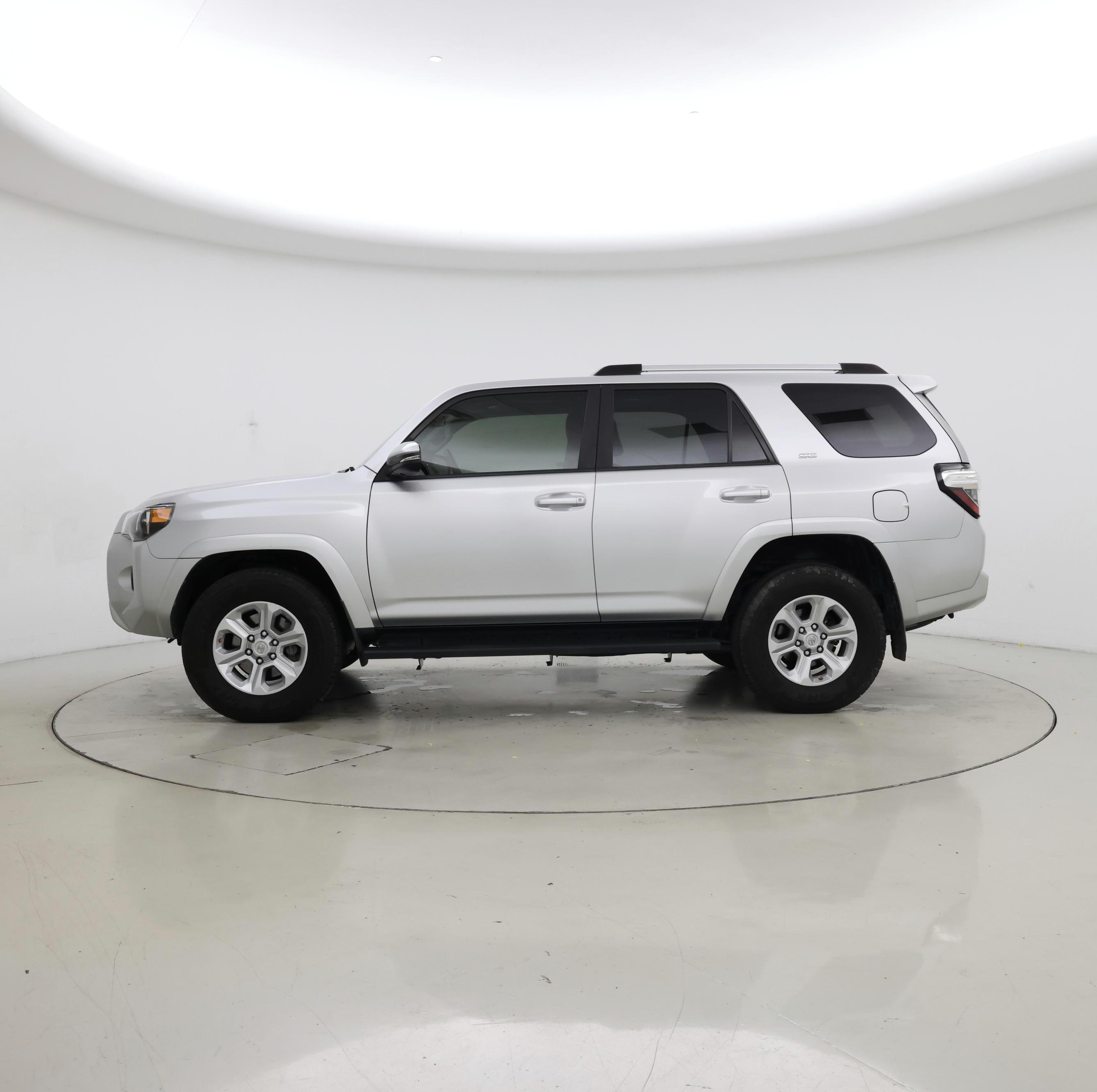 Thumbnail: 2019 Toyota 4Runner - 3