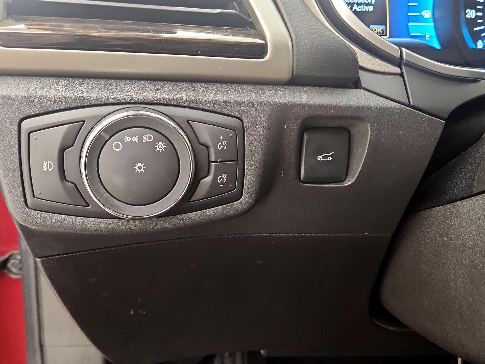 Thumbnail: 2016 Ford Fusion - 13