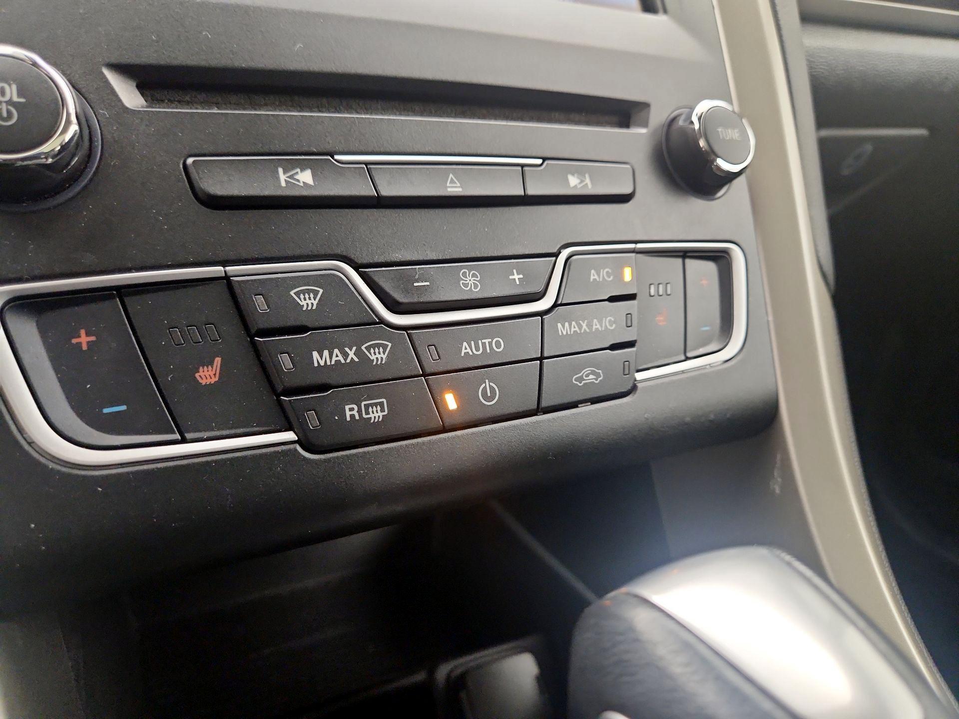 Thumbnail: 2016 Ford Fusion - 17