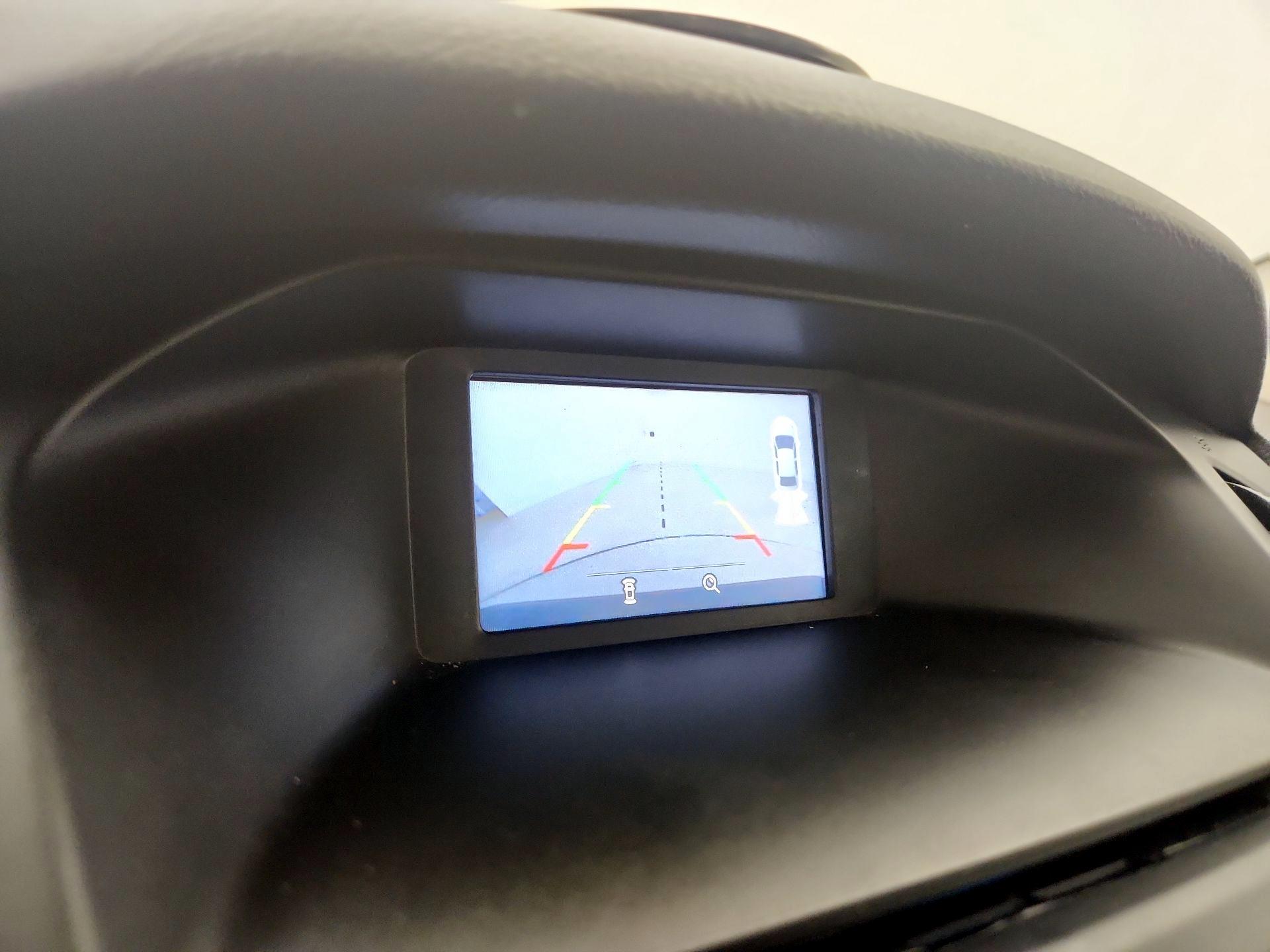 Thumbnail: 2016 Ford Focus - 14