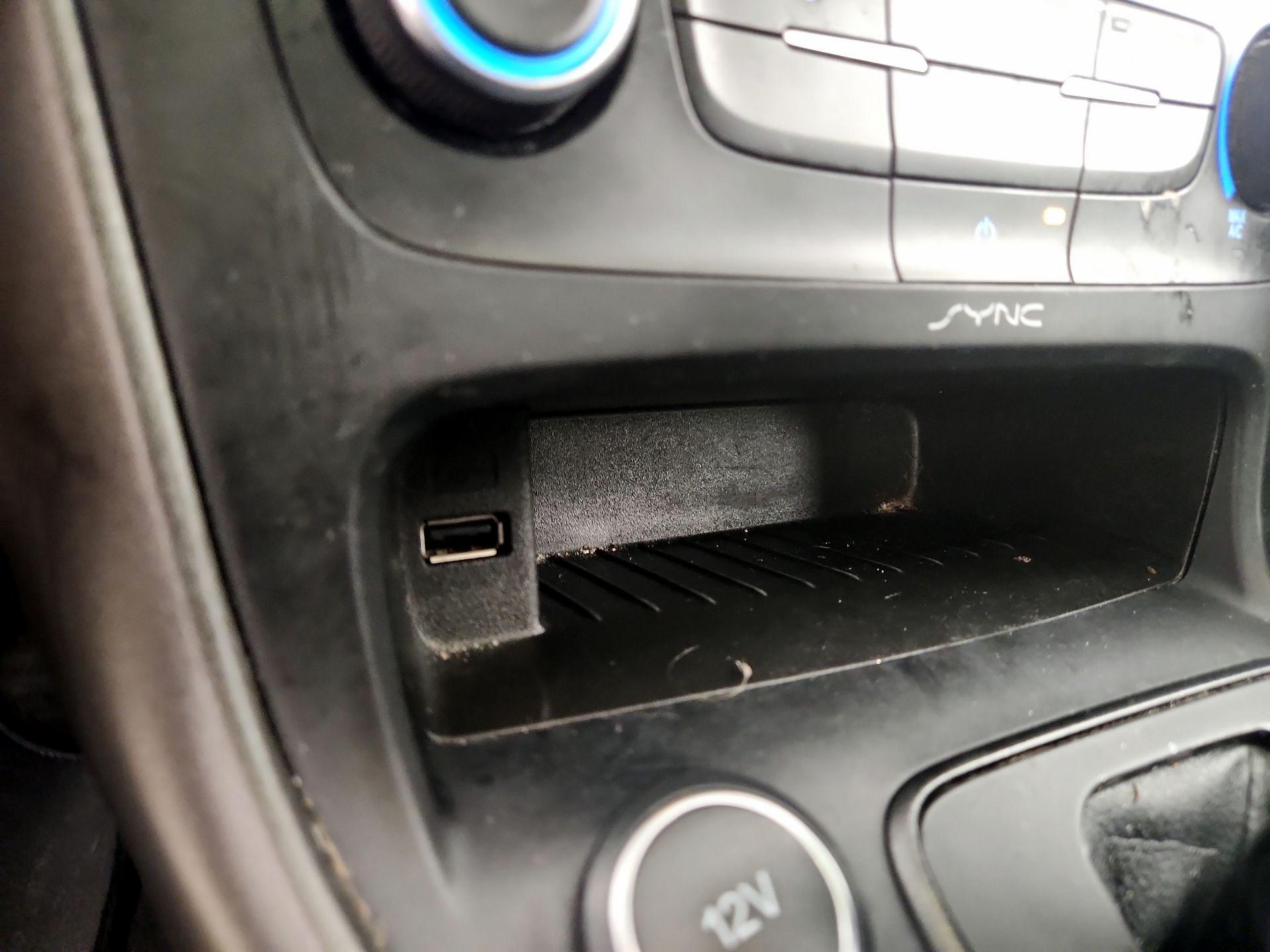 Thumbnail: 2016 Ford Focus - 18