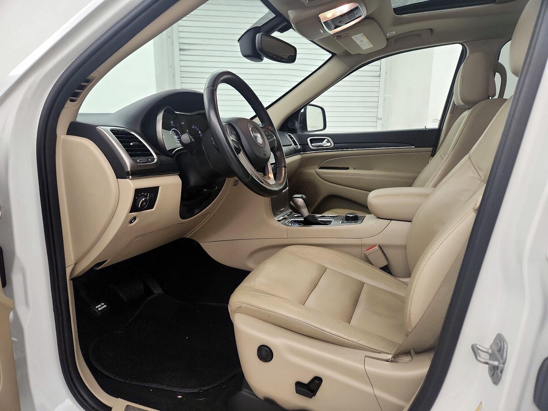 Thumbnail: 2020 Jeep Grand Cherokee - 11