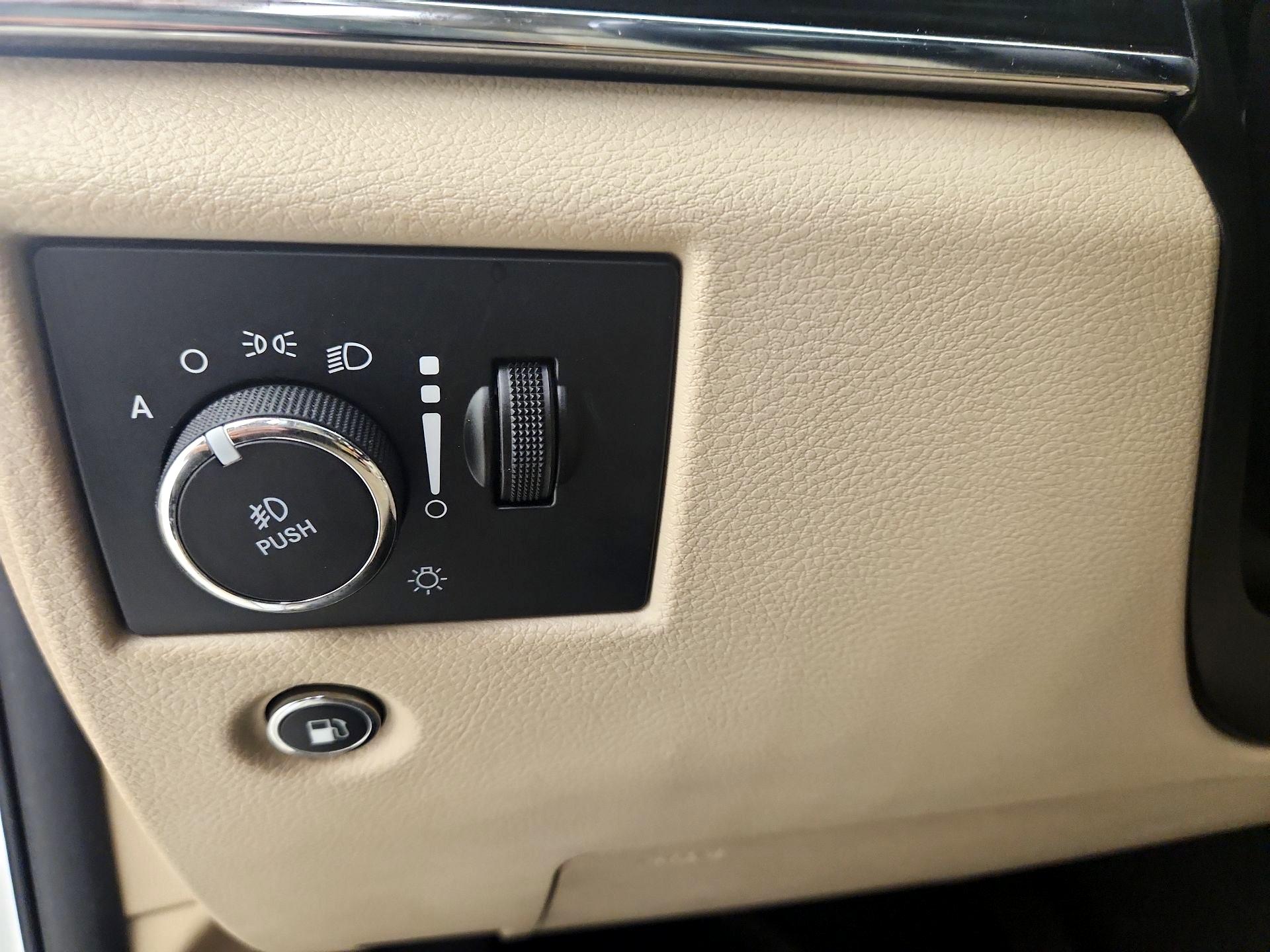 Thumbnail: 2020 Jeep Grand Cherokee - 13