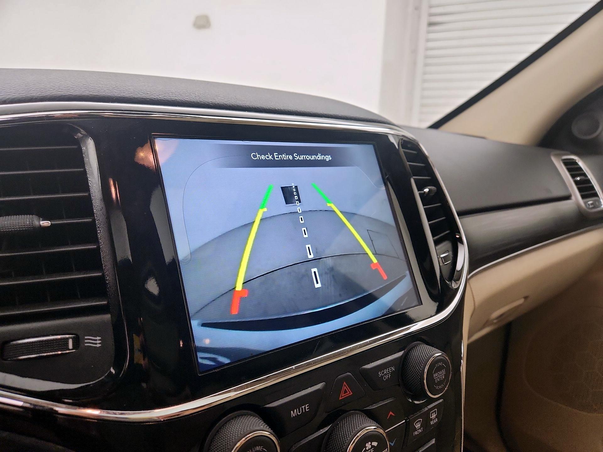 Thumbnail: 2020 Jeep Grand Cherokee - 15