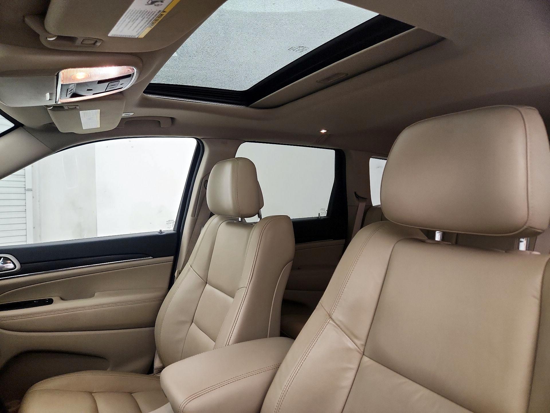 Thumbnail: 2020 Jeep Grand Cherokee - 20