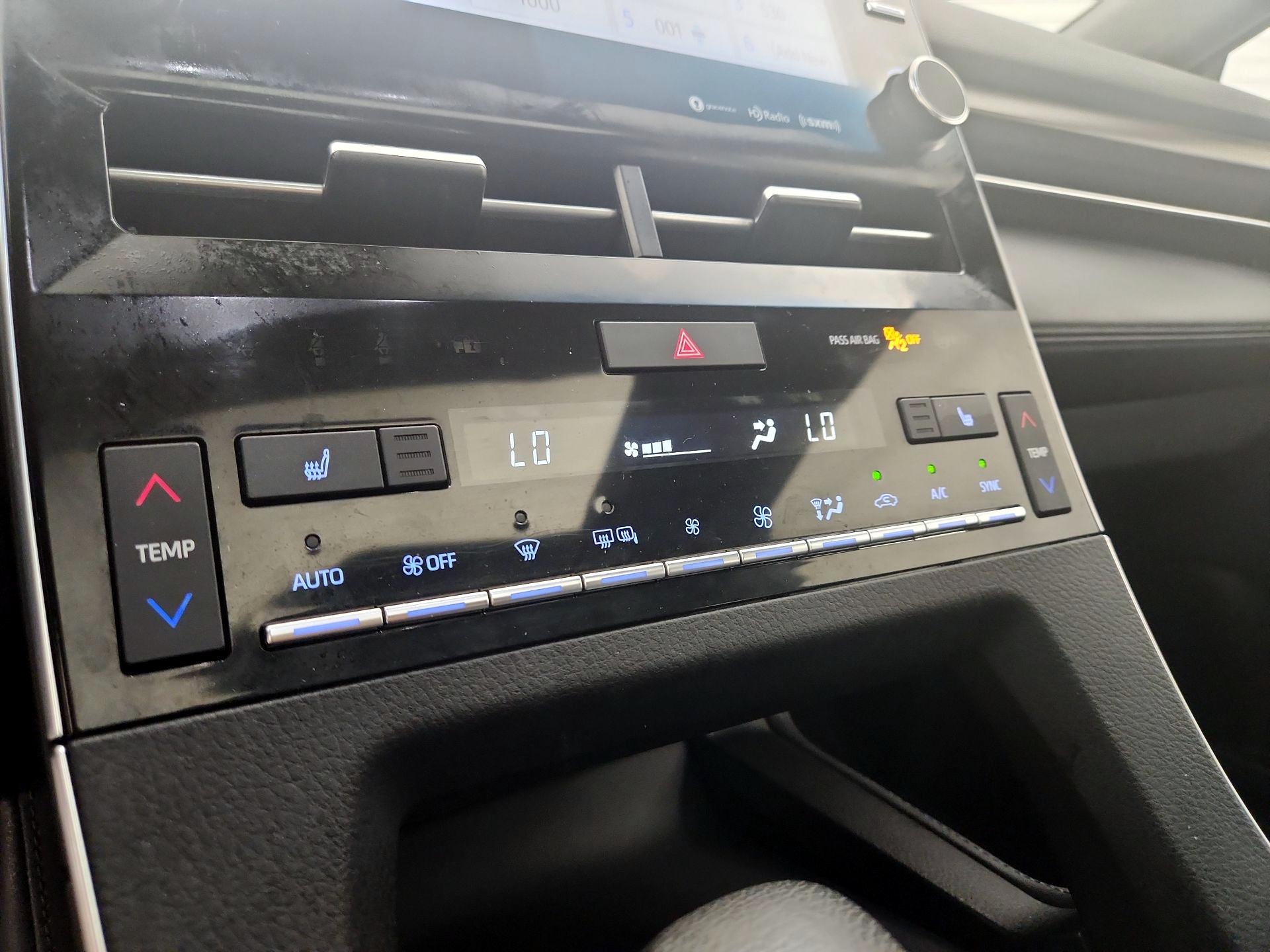 Thumbnail: 2019 Toyota Avalon - 16