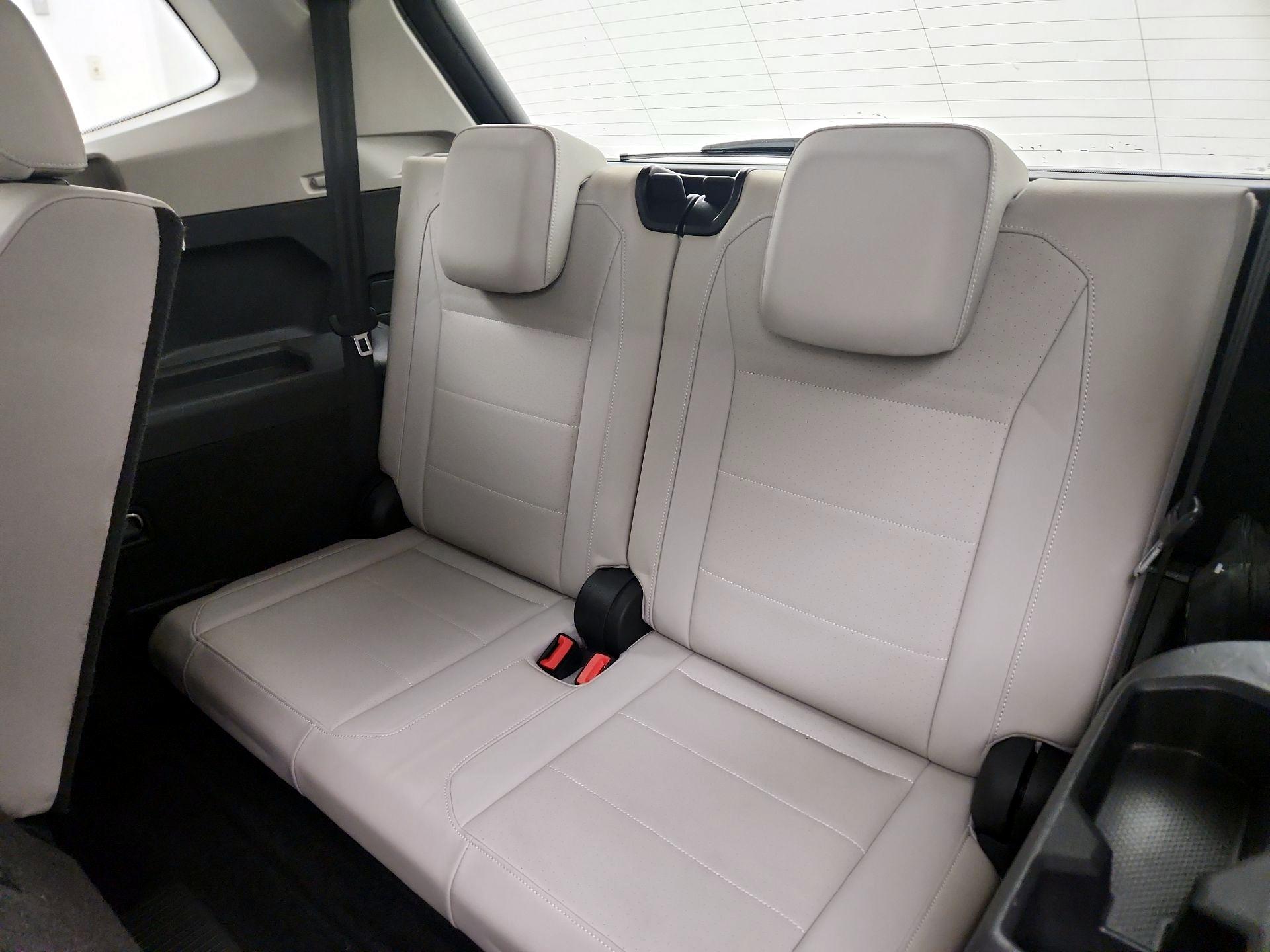 Thumbnail: 2018 Volkswagen Tiguan - 20